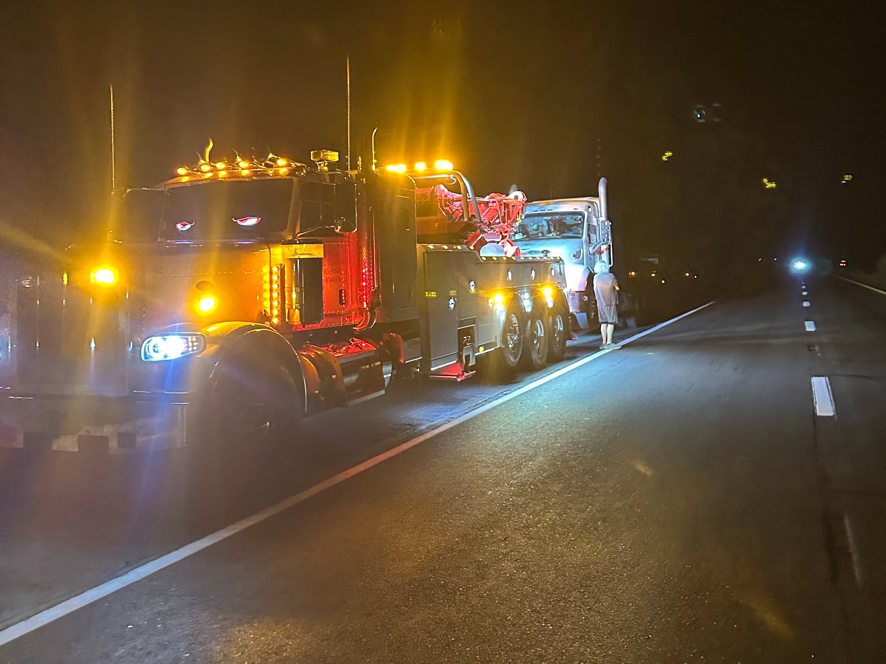 Phoenix Heavy Towing Image