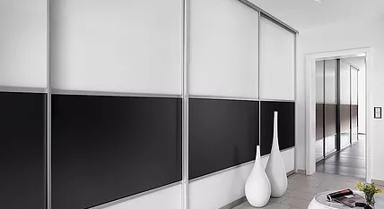 Sliding door