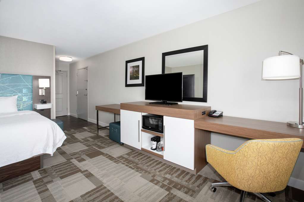 Hampton Inn Bellevue Image