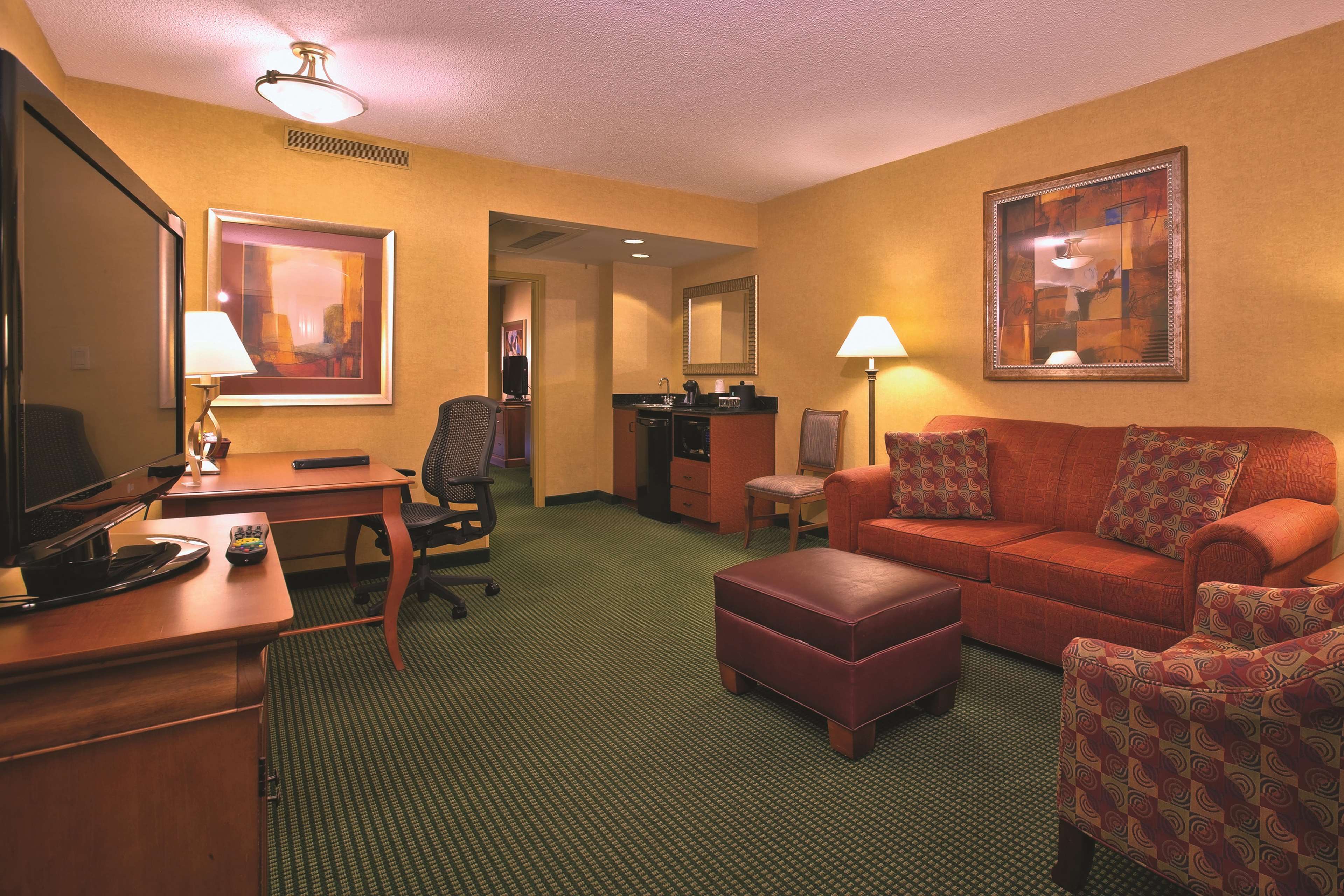 Embassy Suites by Hilton Greensboro Airport Photo