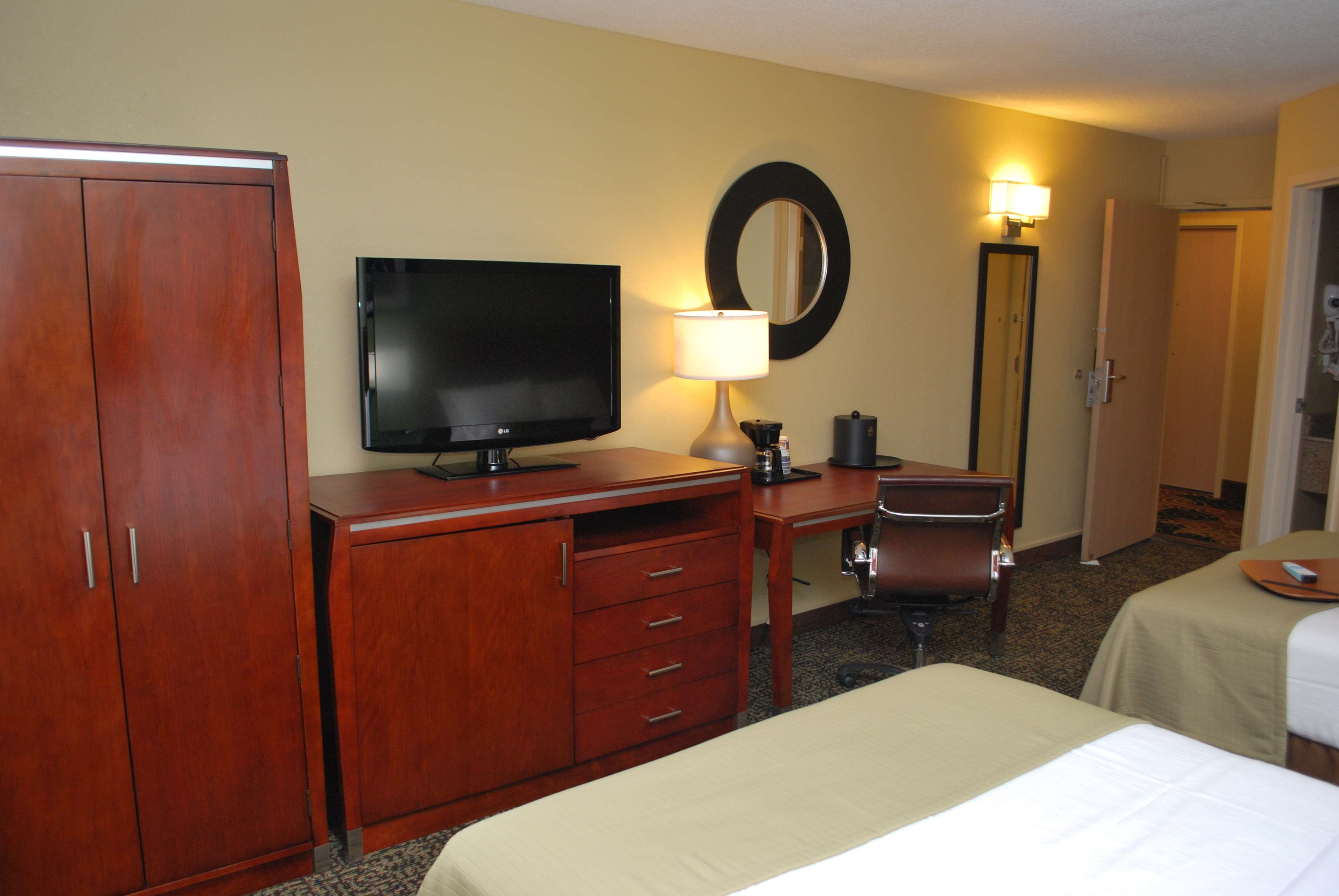 Best Western Plus Glenview-Chicagoland Inn & Suites Photo