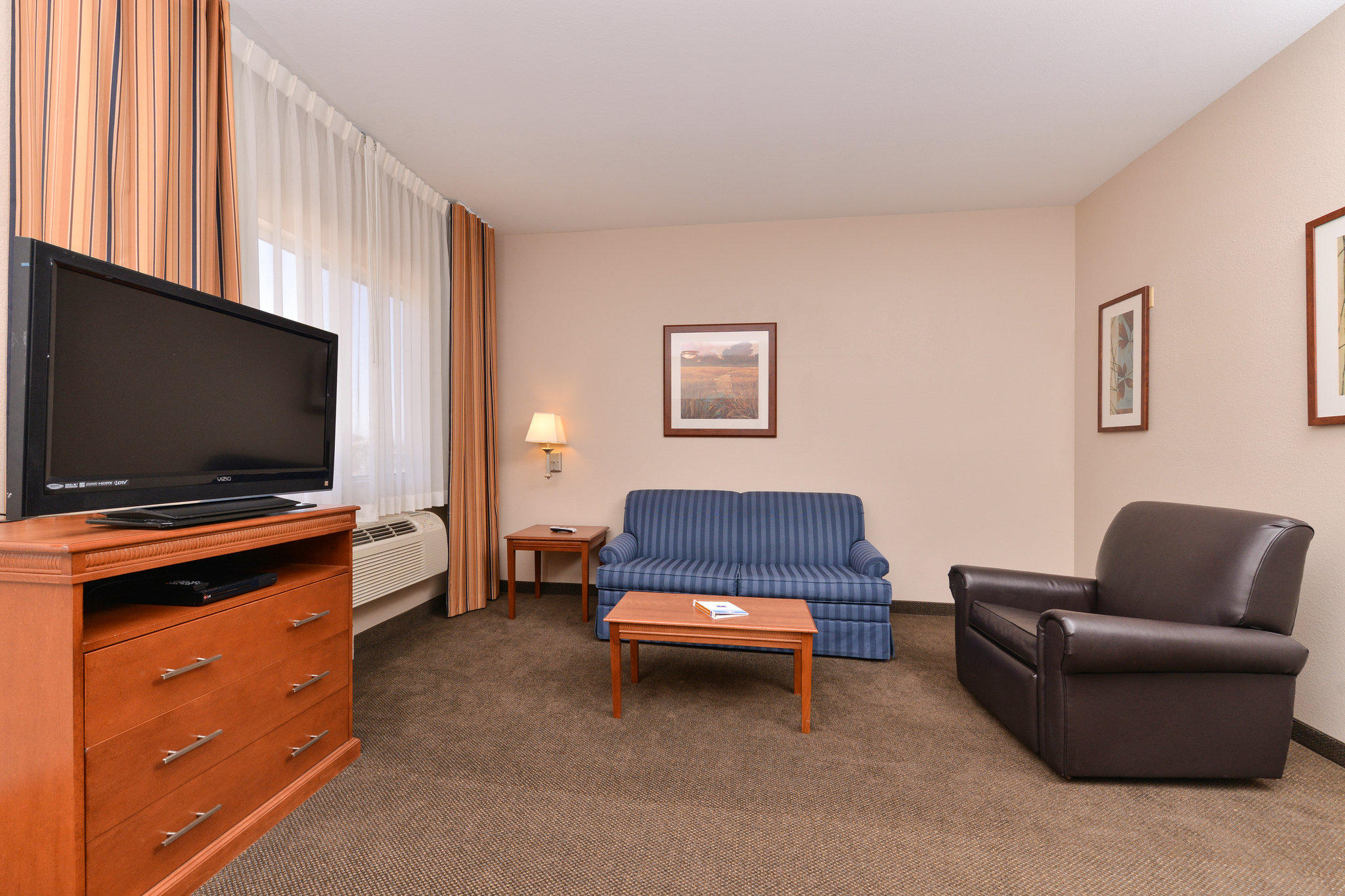 Candlewood Suites San Diego Photo