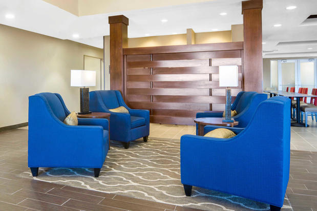 Images Comfort Inn & Suites