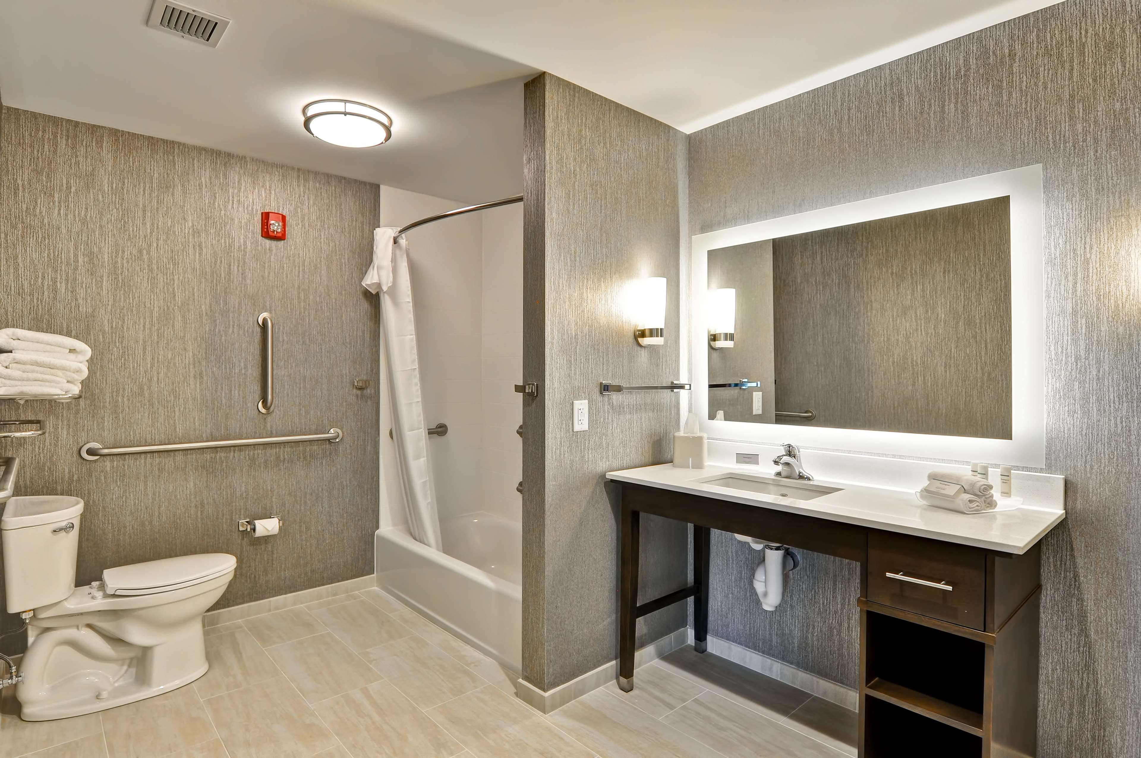 Homewood Suites by Hilton Schenectady Photo