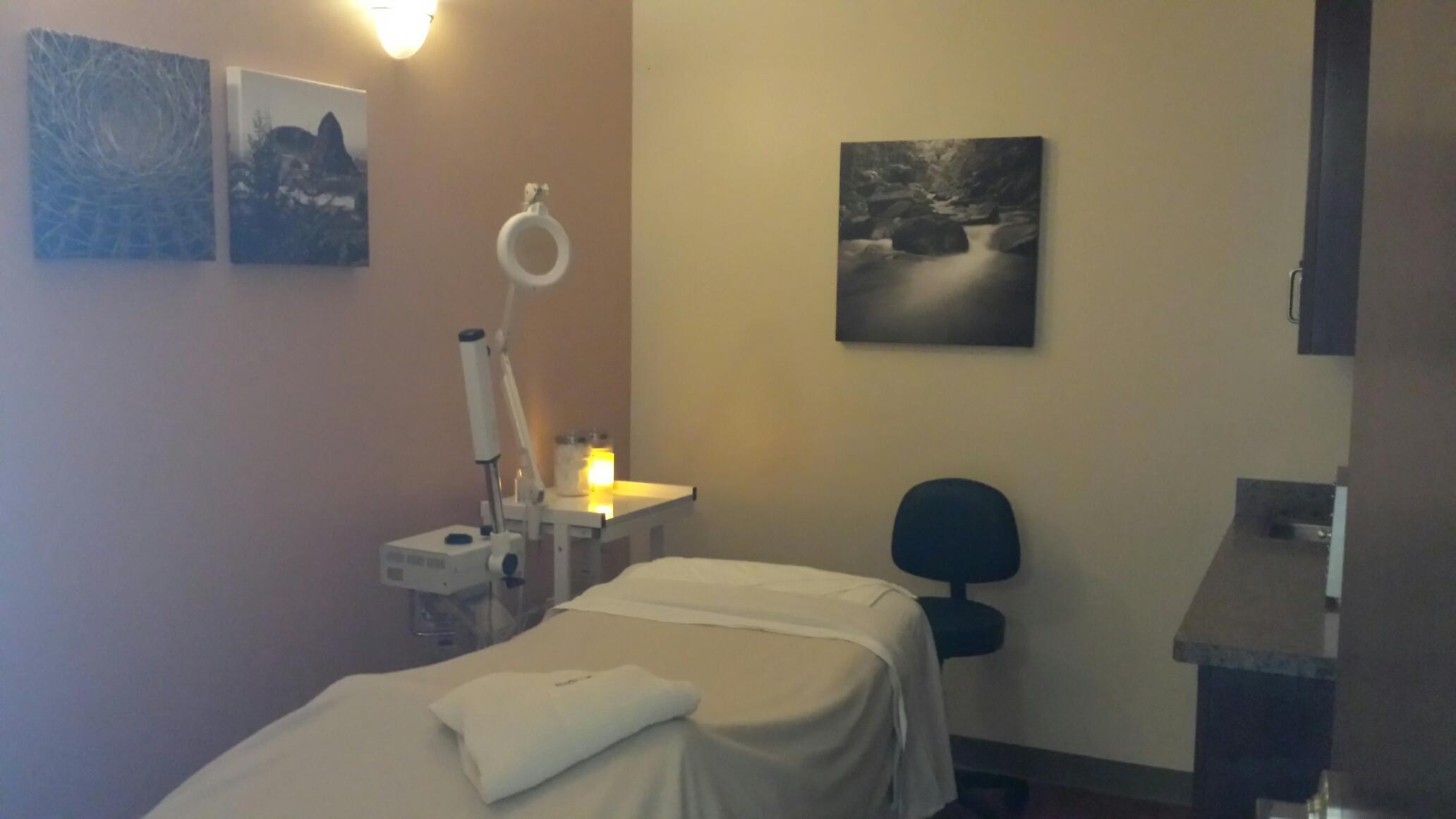 Hand & Stone Massage and Facial Spa Coupons Flower Mound ...