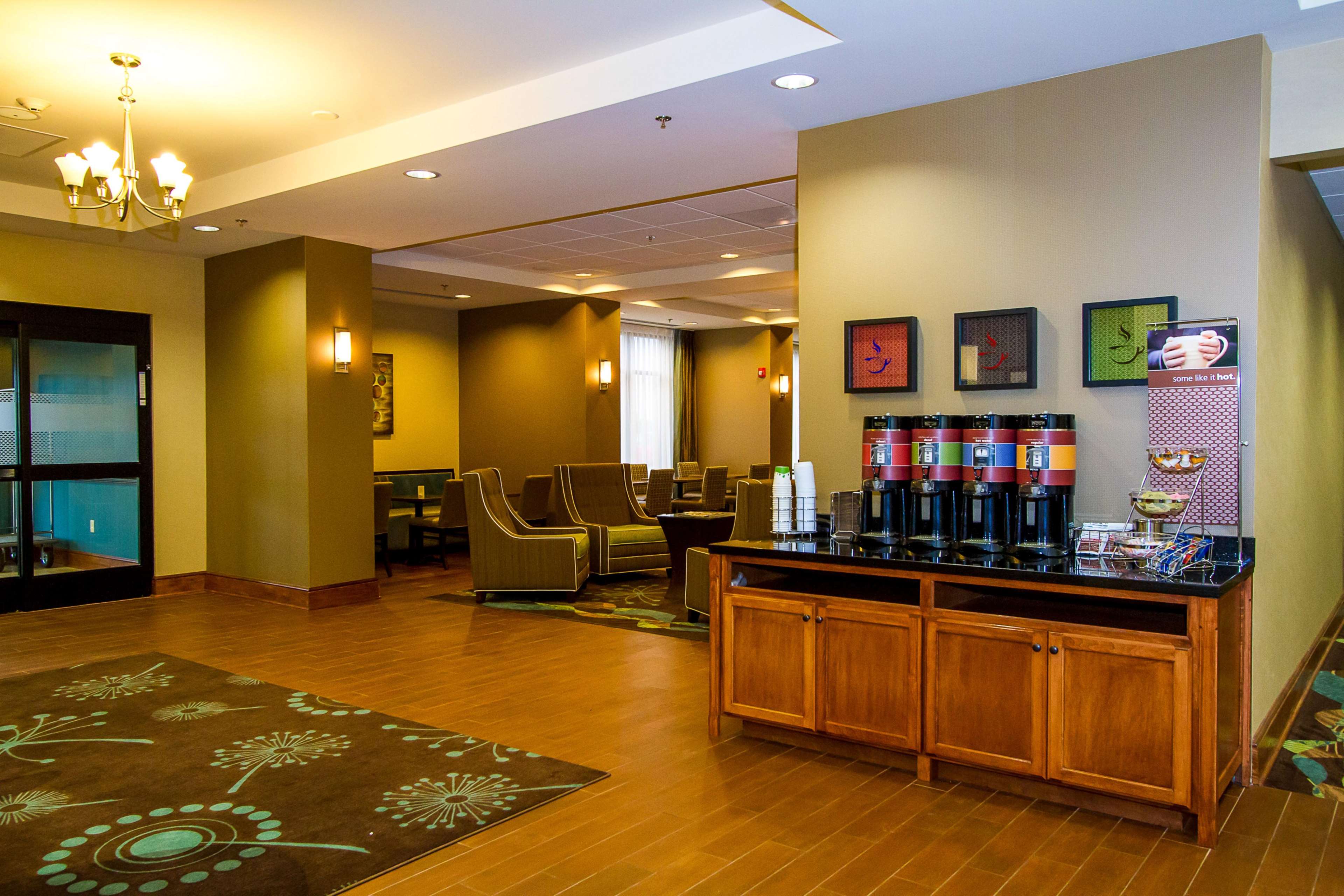 Hampton Inn Fayetteville Photo