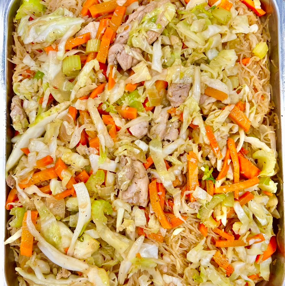 Pancit Bihon 1/4 Tray Good for (6-8 Pax)