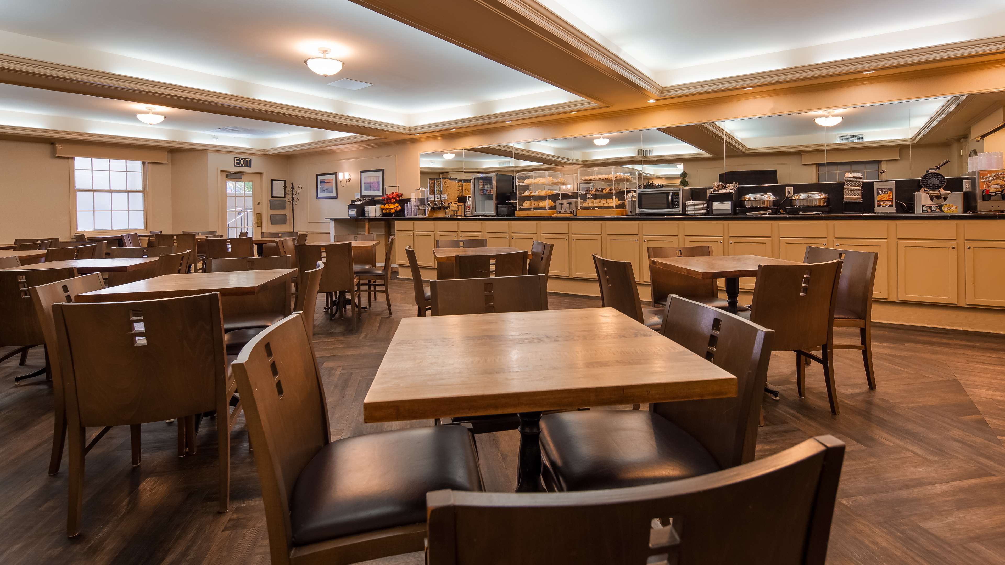 Best Western Heritage Inn Photo