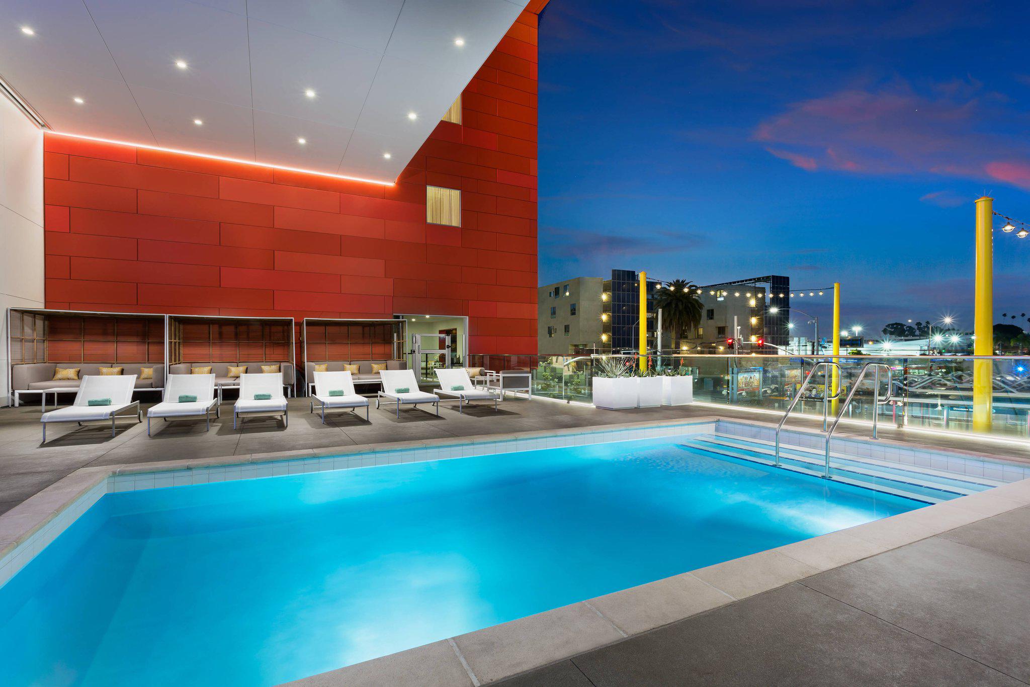 Courtyard by Marriott Santa Monica Photo