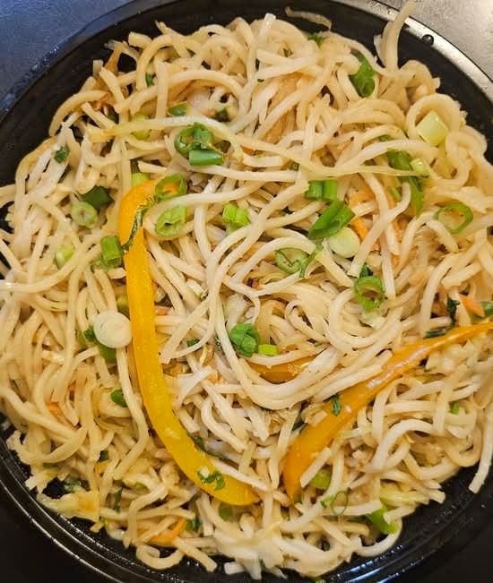 Schezwan Garlic Noodles