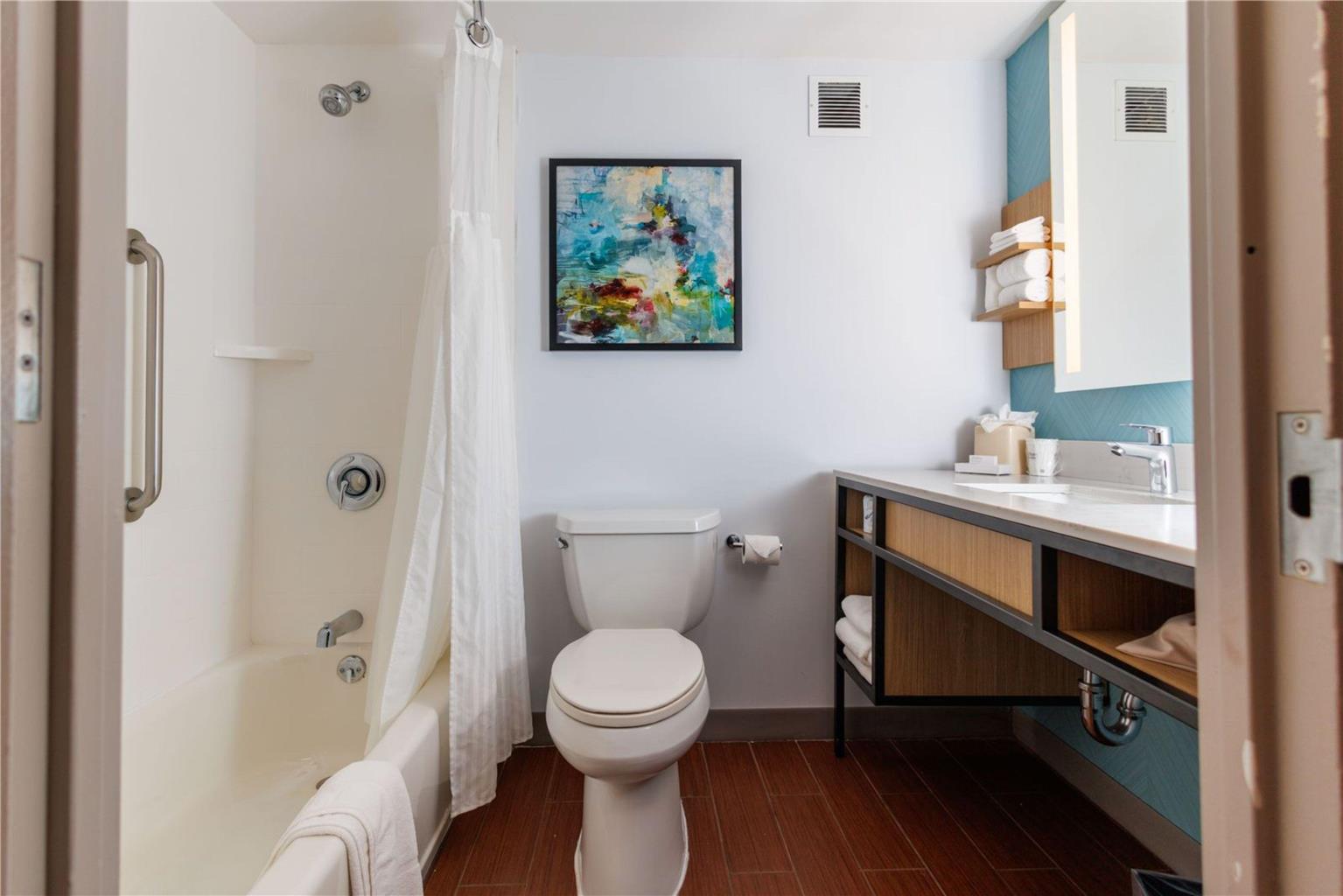 Hilton Garden Inn New York/Staten Island Image