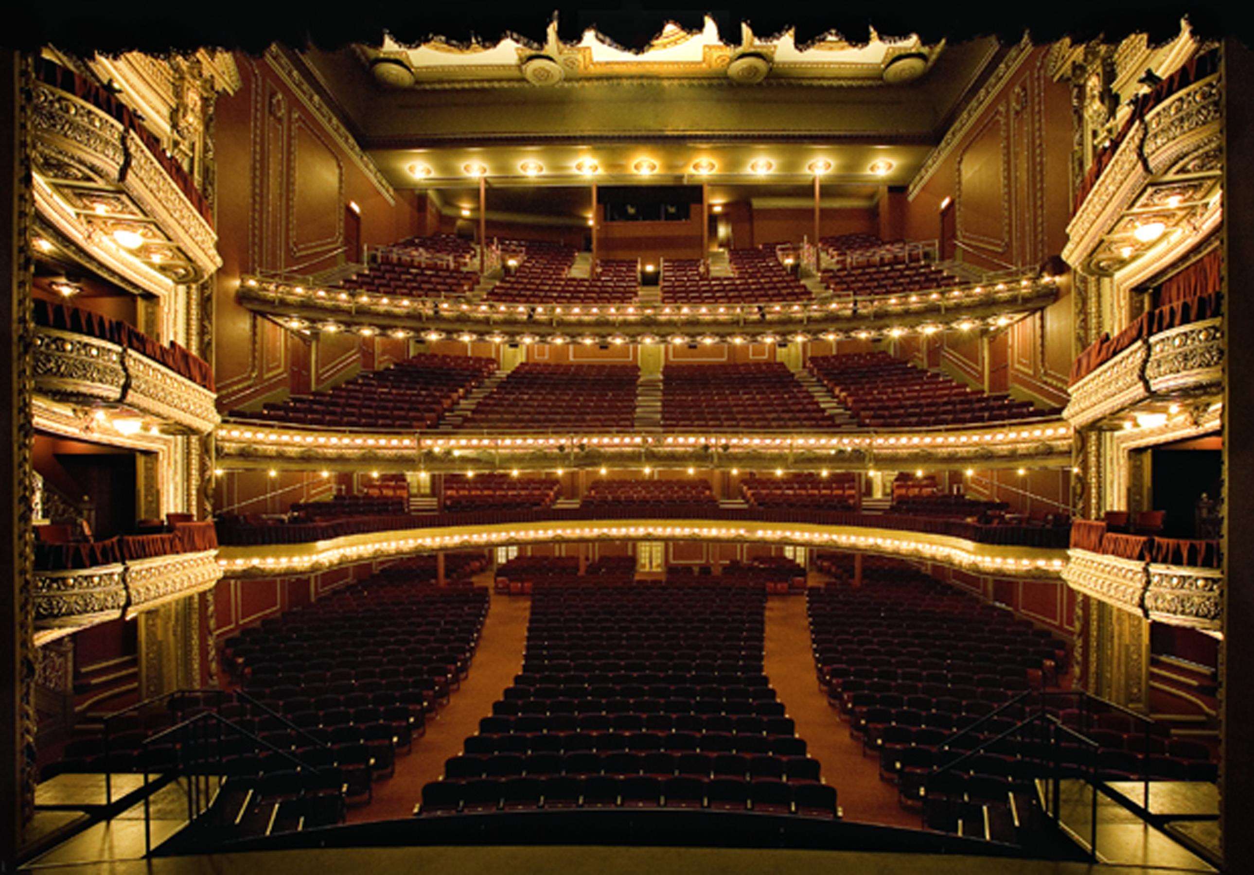 Hampton Inn Majestic Chicago Theatre District Photo