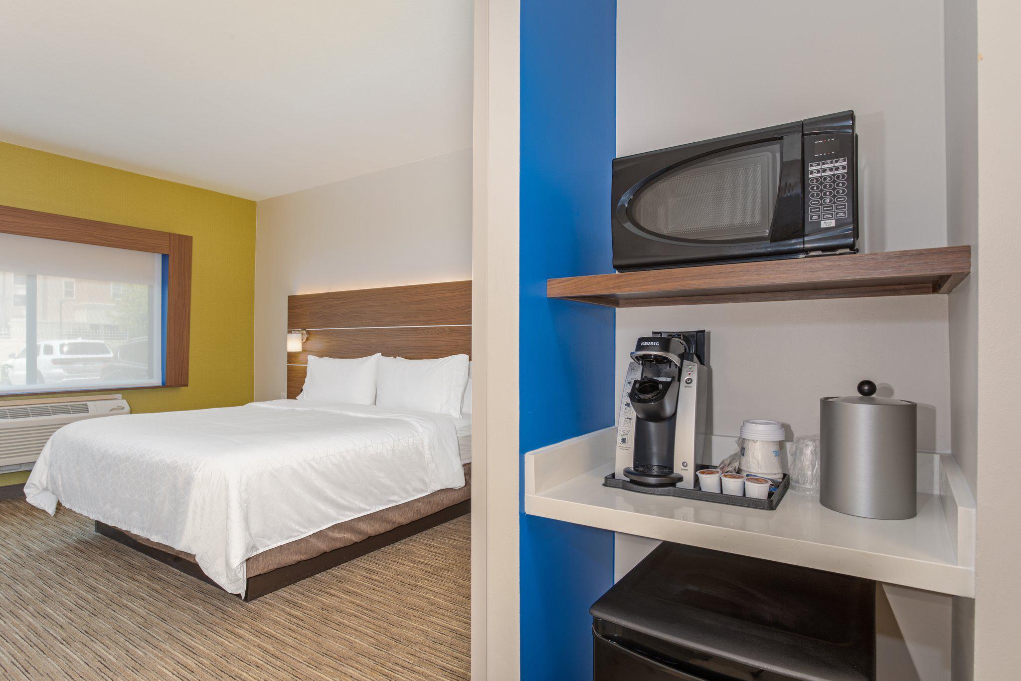 Holiday Inn Express & Suites Phoenix Tempe - University Photo