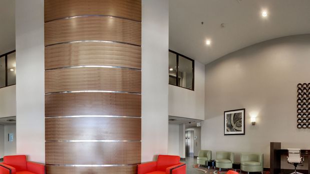 Images Holiday Inn Express & Suites Meridian