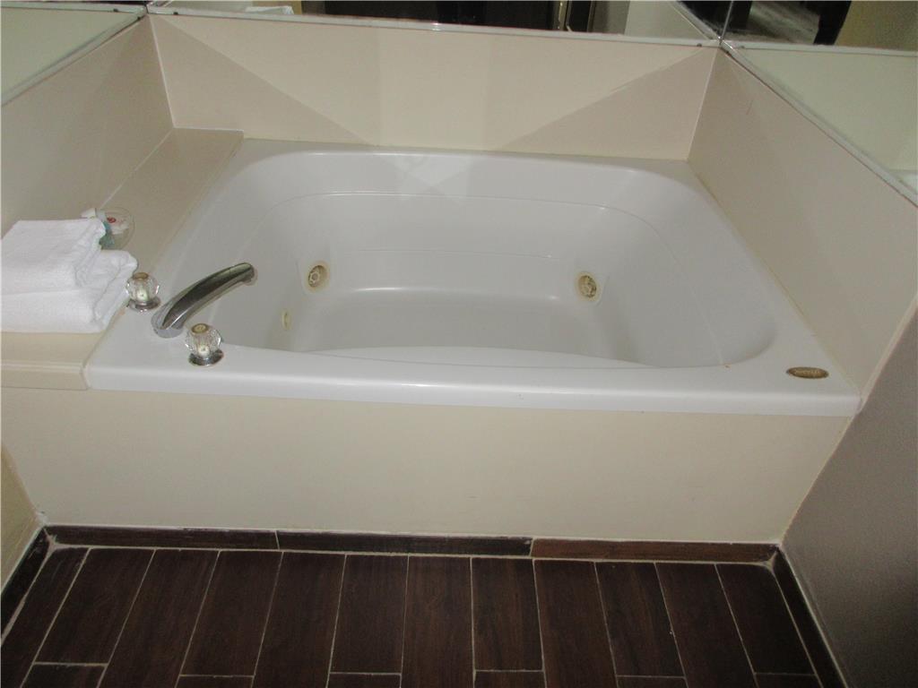 Best Western Kenner Image