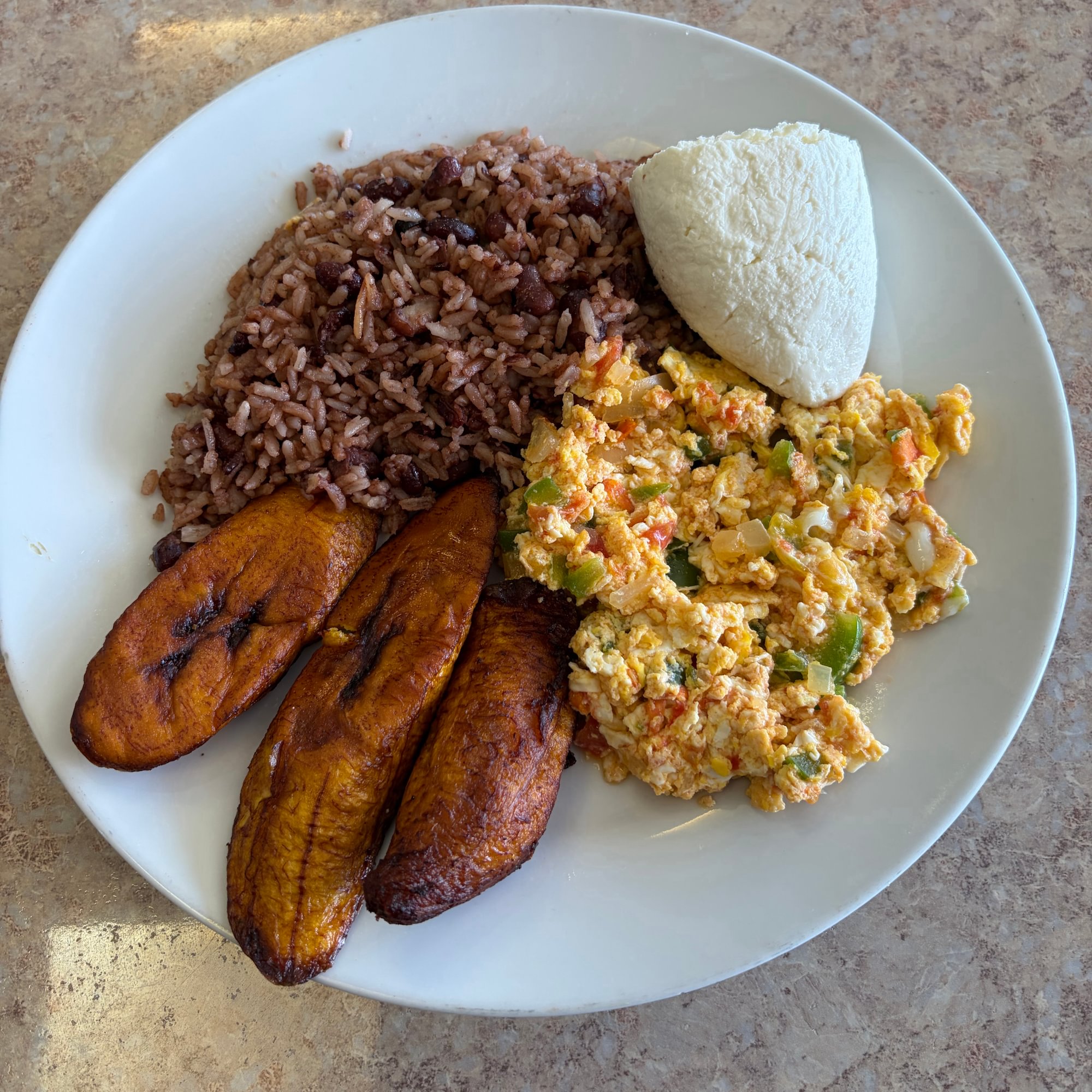 Desayuno Tradicional - Traditional Breakfast