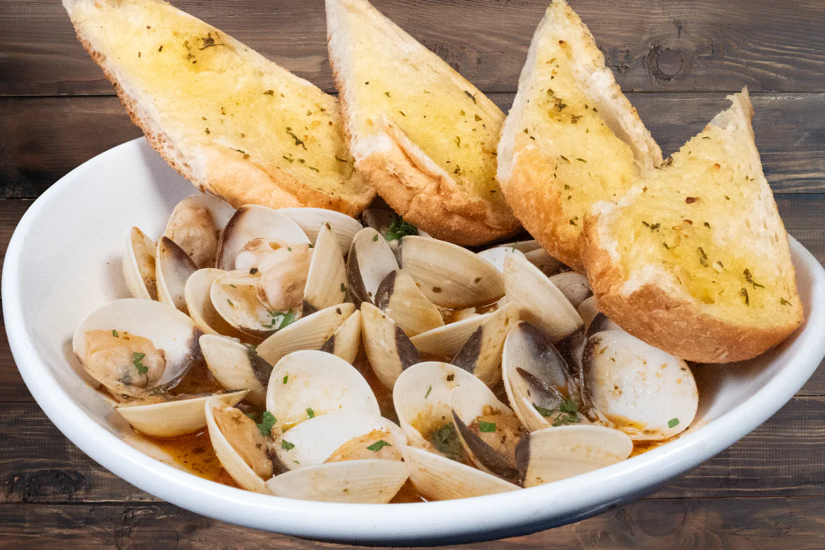 GARLICKY LITTLENECK CLAMS