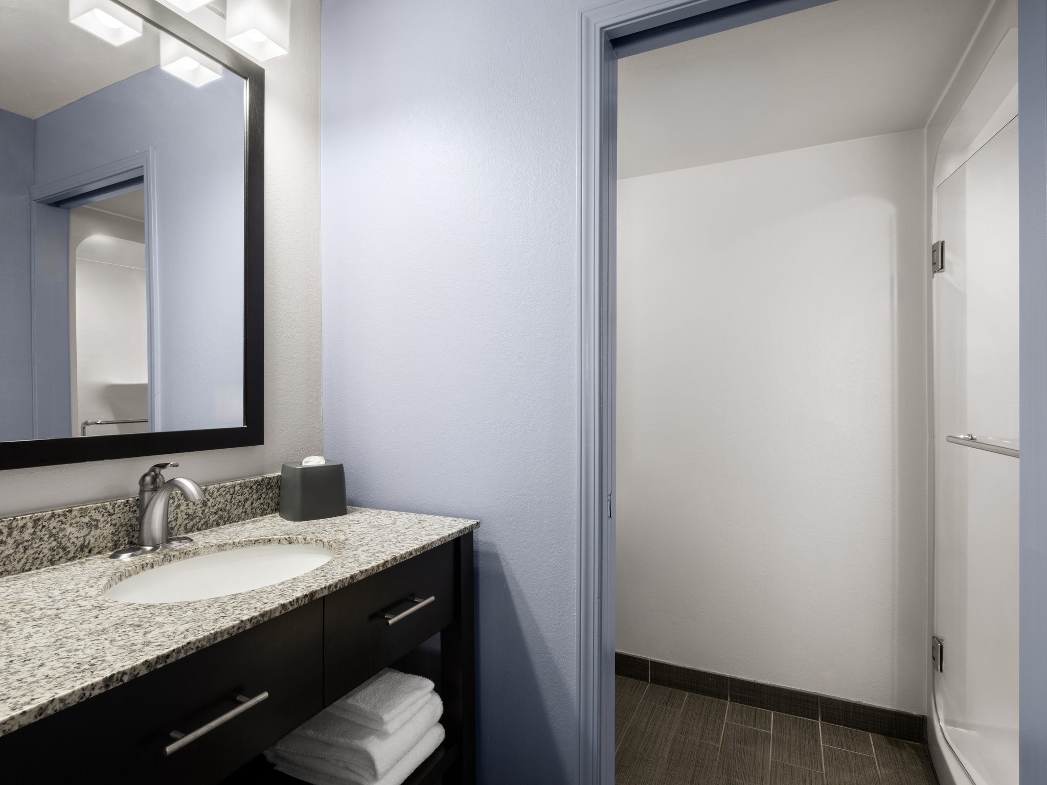 Garner Hotel Topeka West by IHG Image