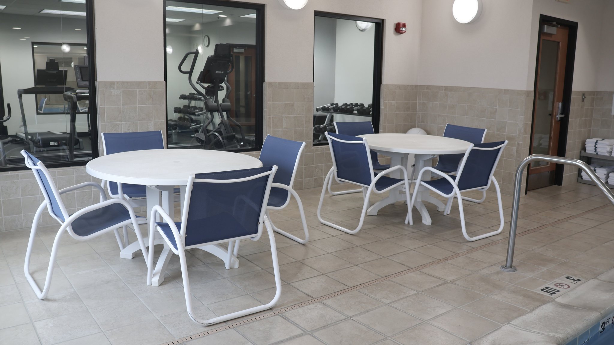 Holiday Inn Express & Suites Morton Peoria Area by IHG Image