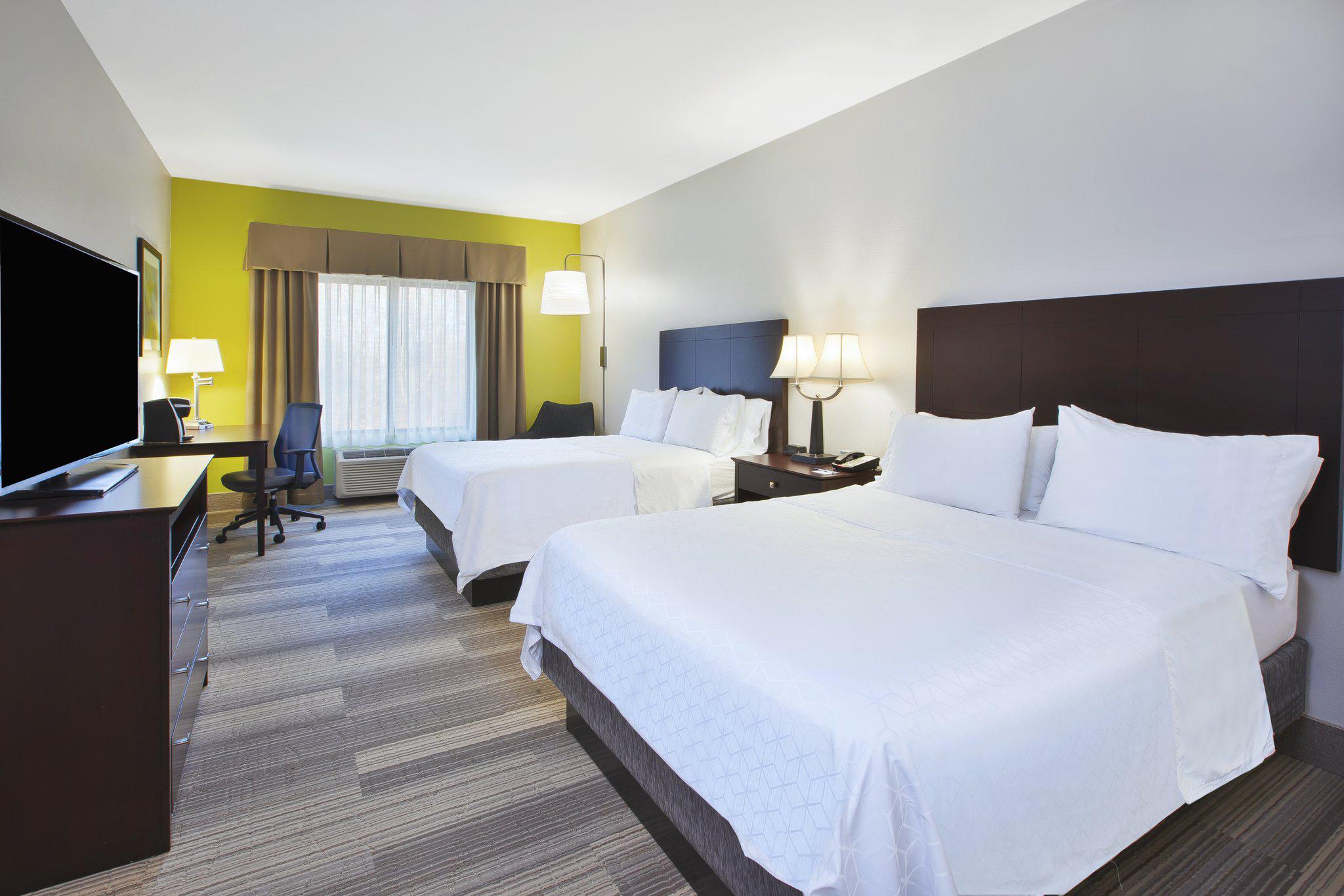 Holiday Inn Express & Suites Niles Photo