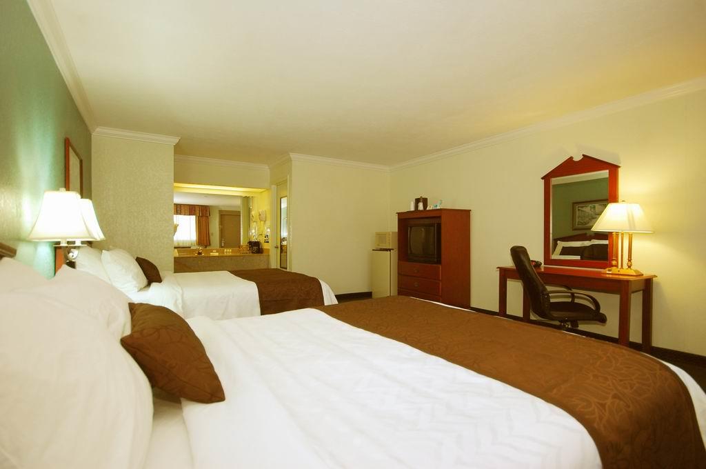 Best Western Plus Riverpark Inn & Conference Center Alpine Helen Image