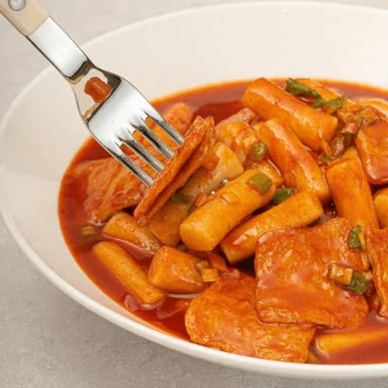 Spicy Rice Cake (Dduk Bokki)