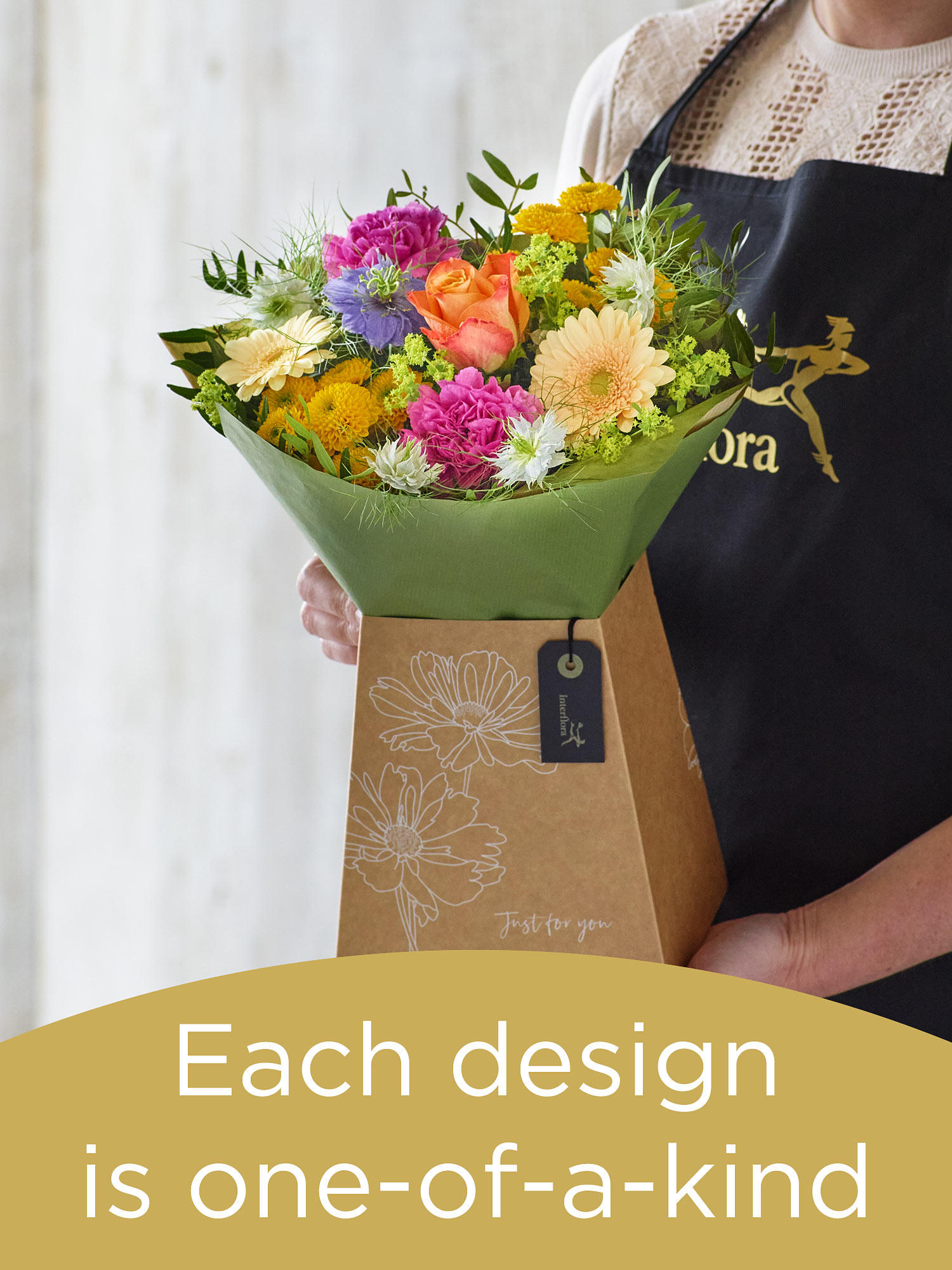 Summer gift box made with the finest flowers