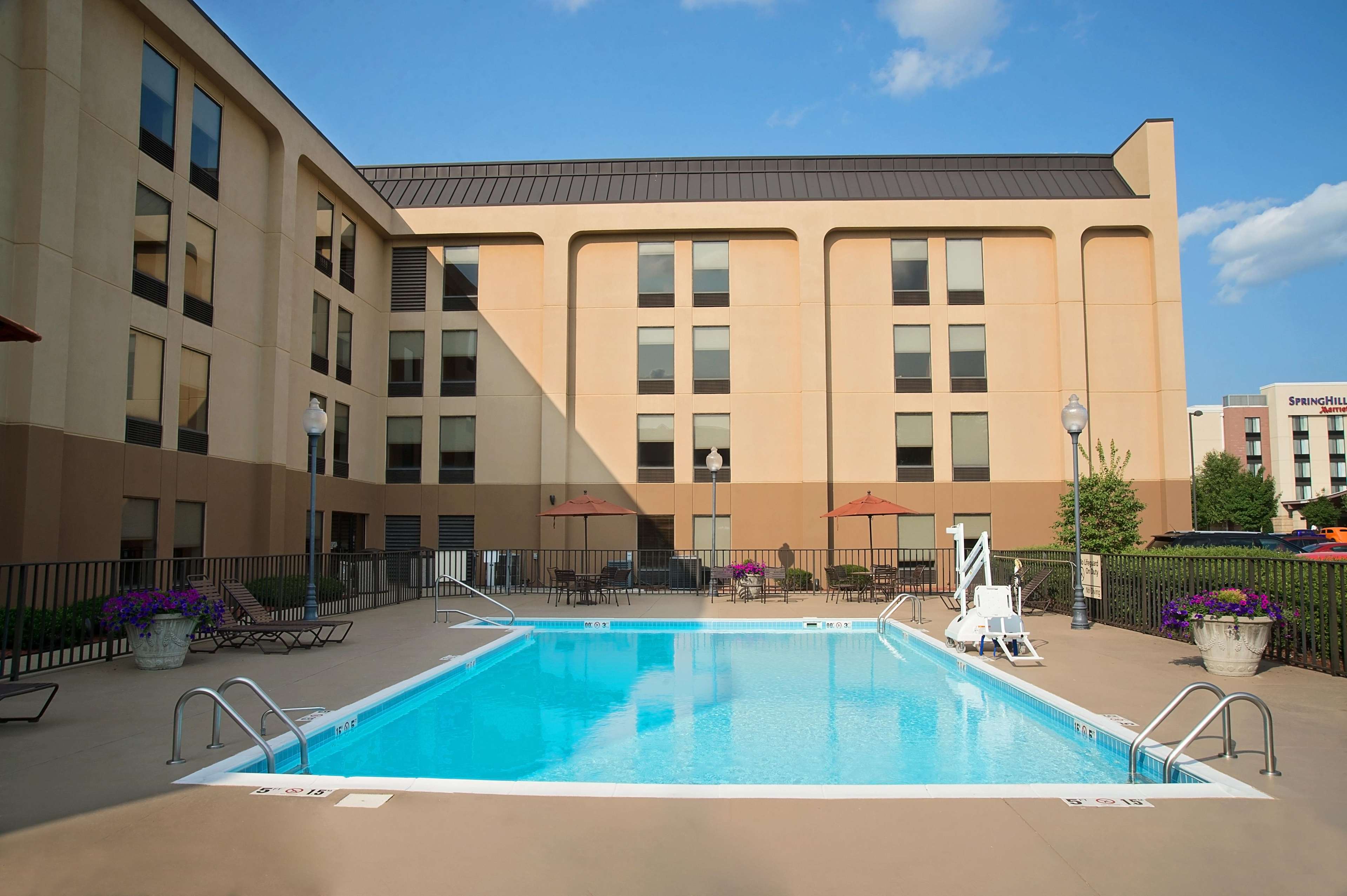 Hampton Inn Louisville-Airport Photo