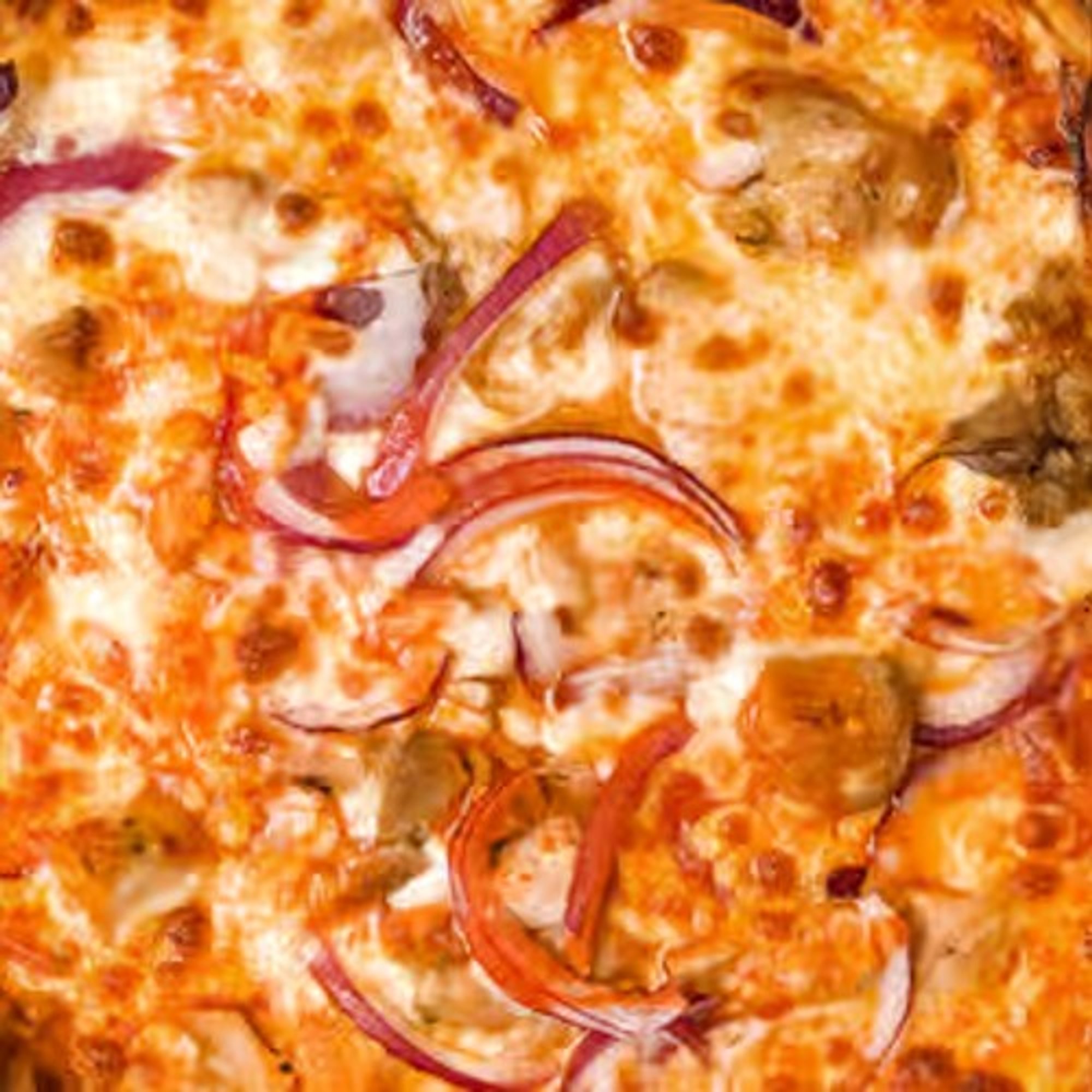Hot Mother-Clucker Pizza