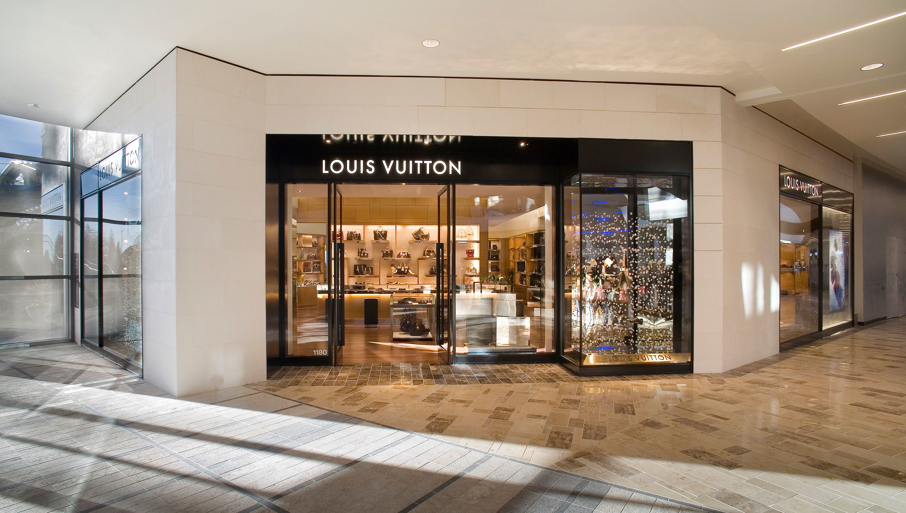 Louis Vuitton Roseville Sacramento - 1151 Galleria Blvd, Roseville, CA | www.waldenwongart.com