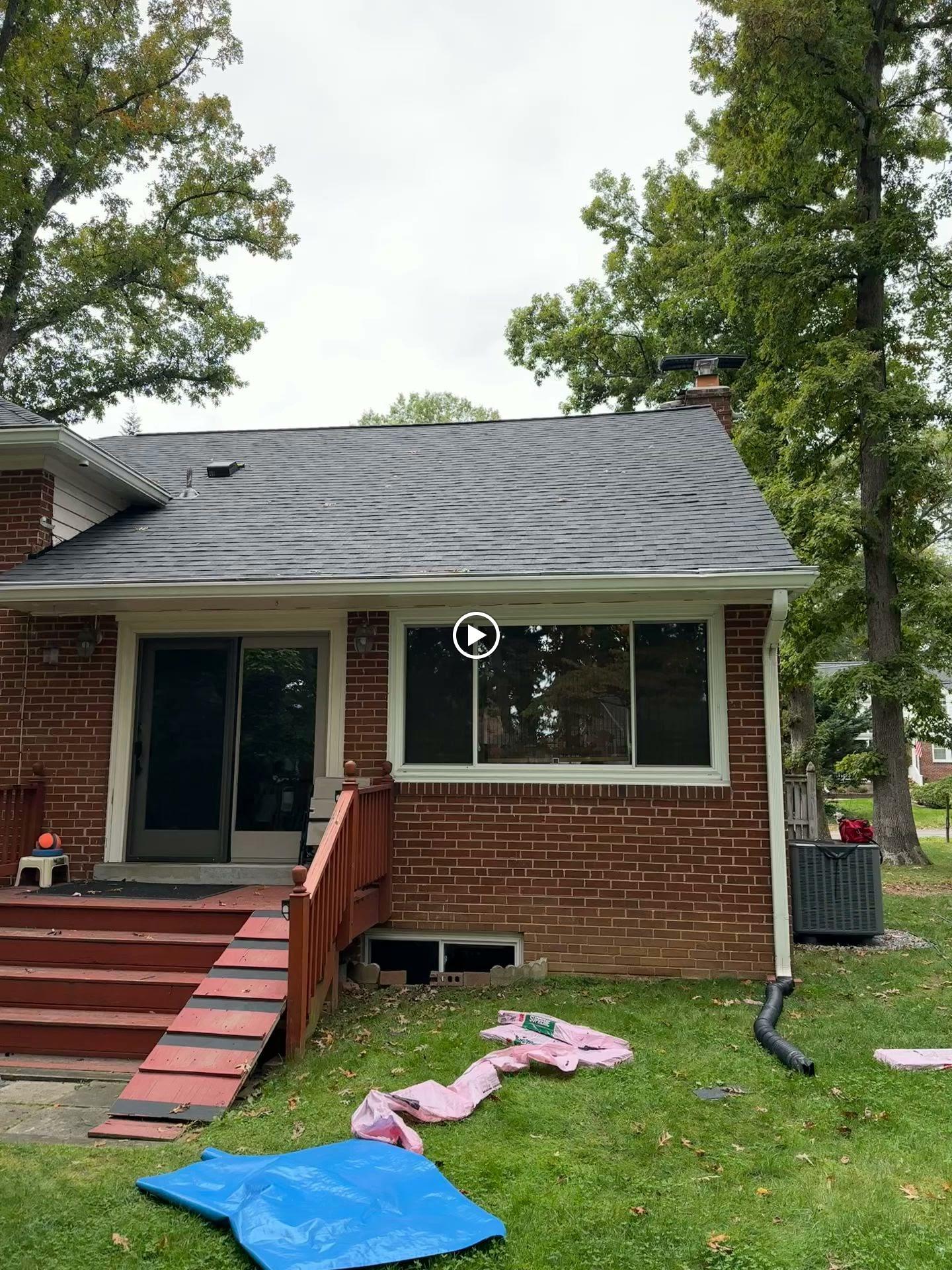 HF Roofing Contractor Image