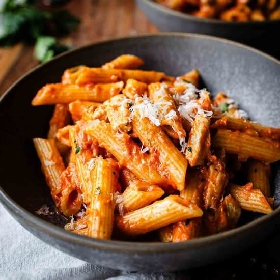 VODKA PENNE W/ CHICKEN