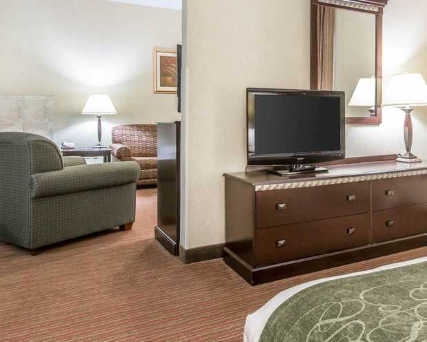 Images Comfort Suites