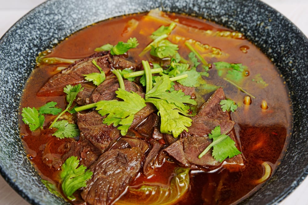 Beef Shank Egg Noodle Soup (dark broth) 牛腱汤面
