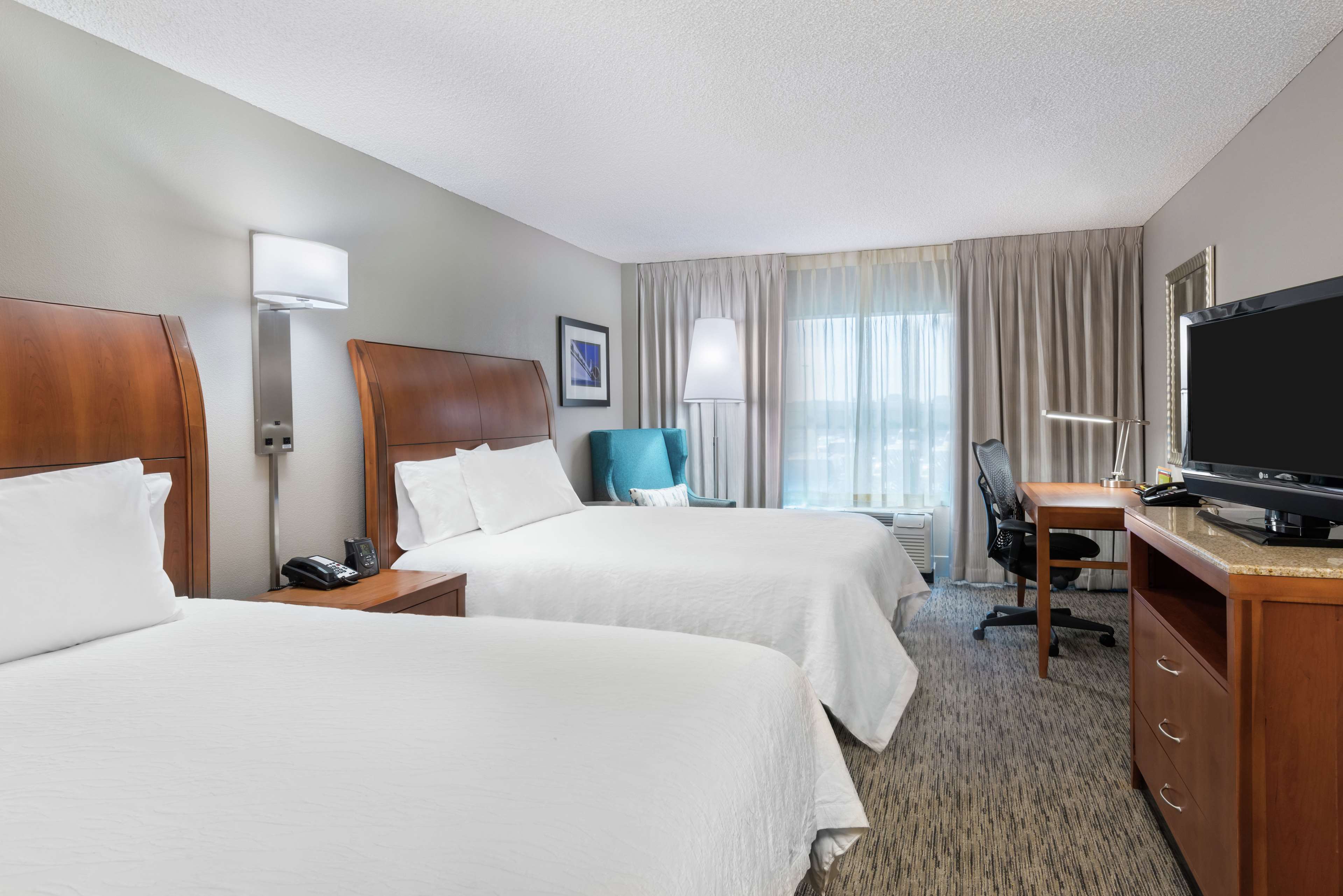 Hilton Garden Inn Tampa Airport Westshore Photo