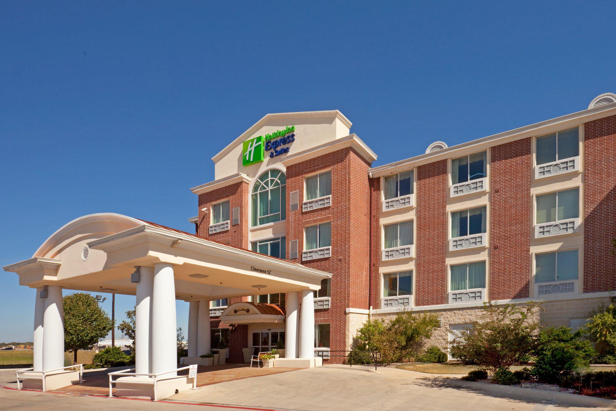 Holiday Inn Express & Suites Lake Worth NW Loop 820 Photo