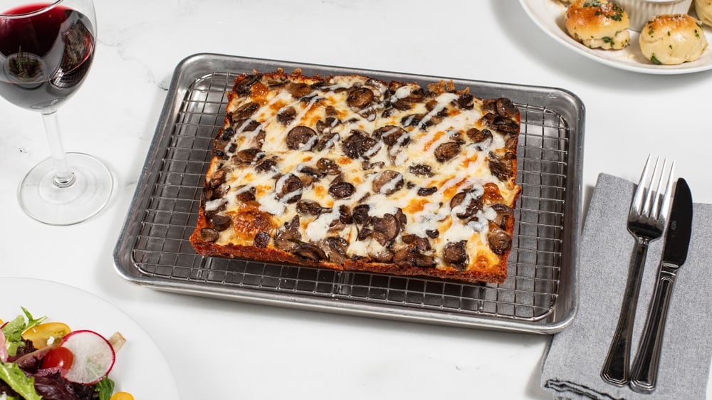 MUSHROOM PIZZA