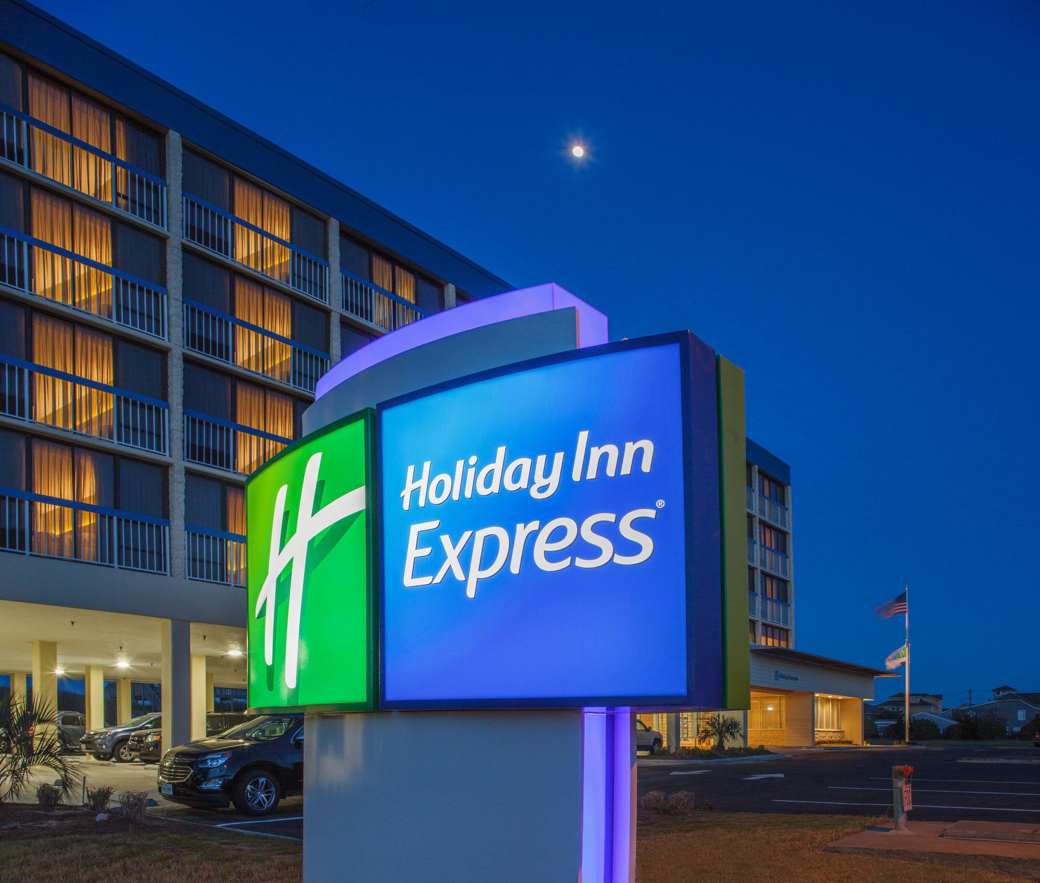 Holiday Inn Express Nags Head Oceanfront Photo