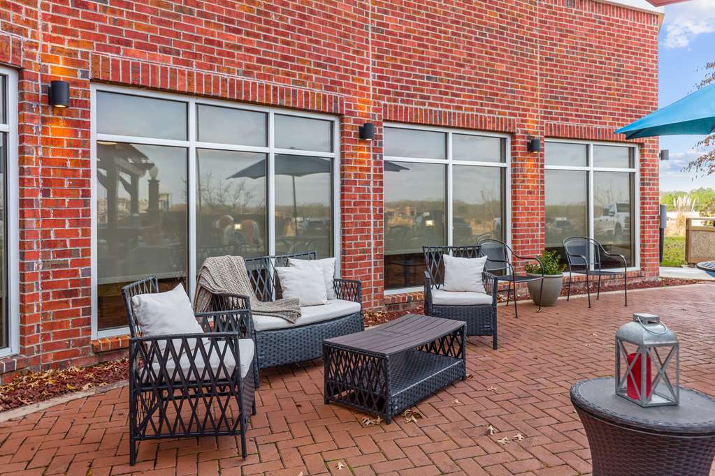 Hilton Garden Inn Starkville Image