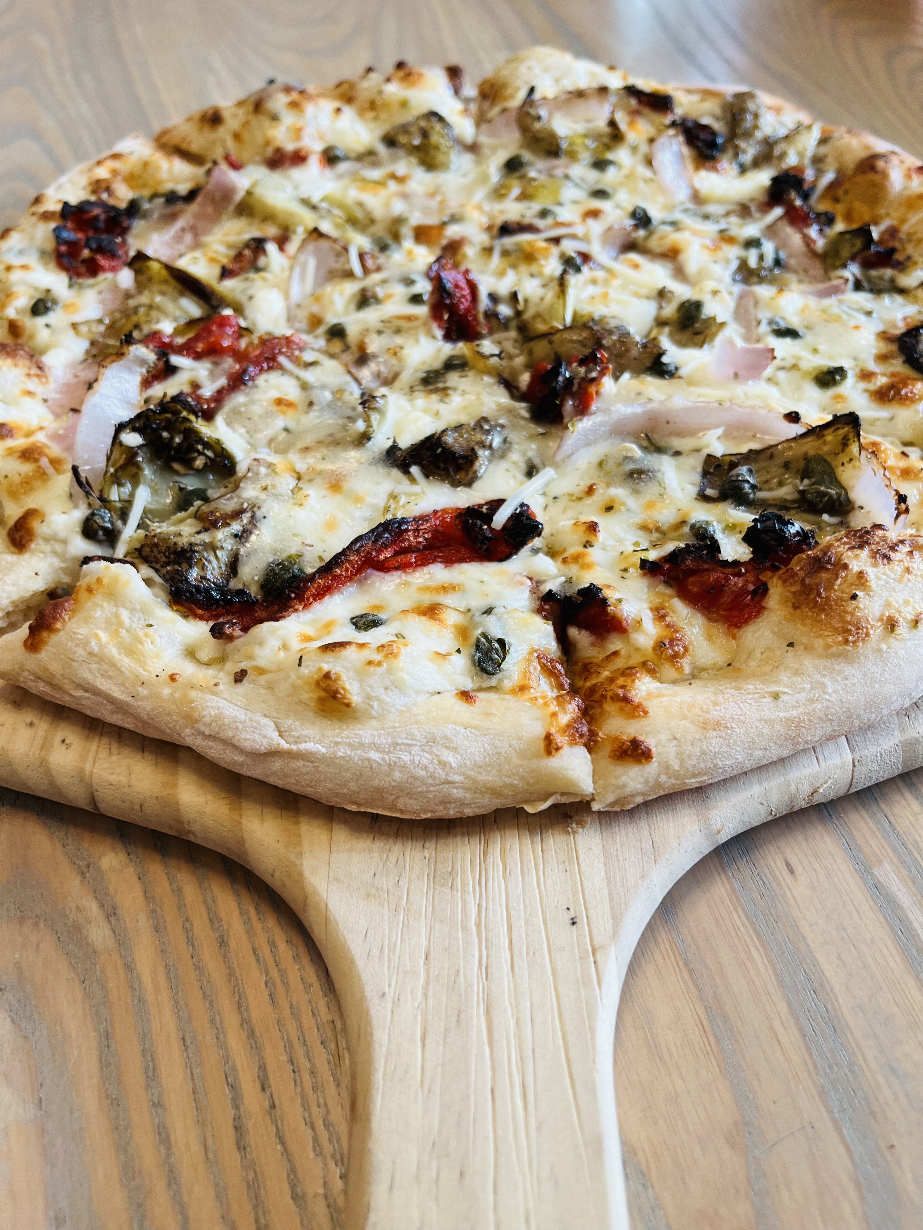 MEDITERRANEAN PIZZA
