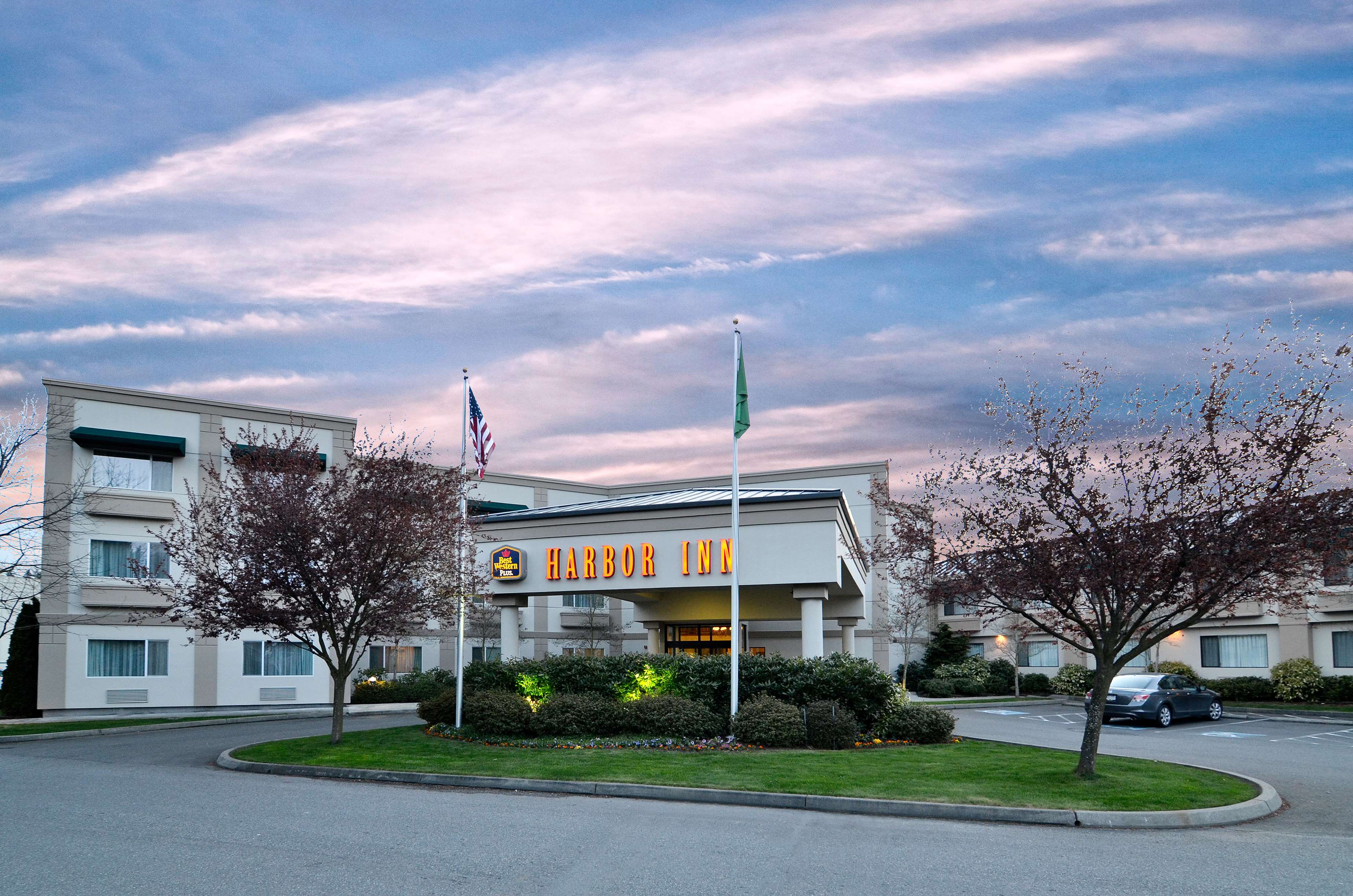 Best Western Plus Edmonds Harbor Inn in Edmonds, WA - (425) 771-5...
