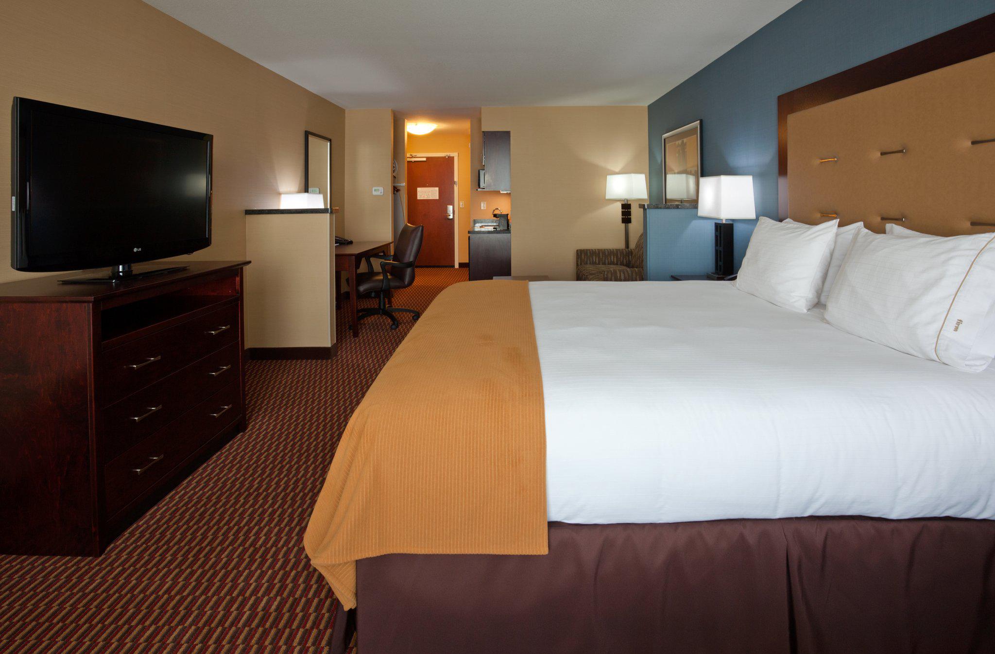 Holiday Inn Express & Suites Helena Photo