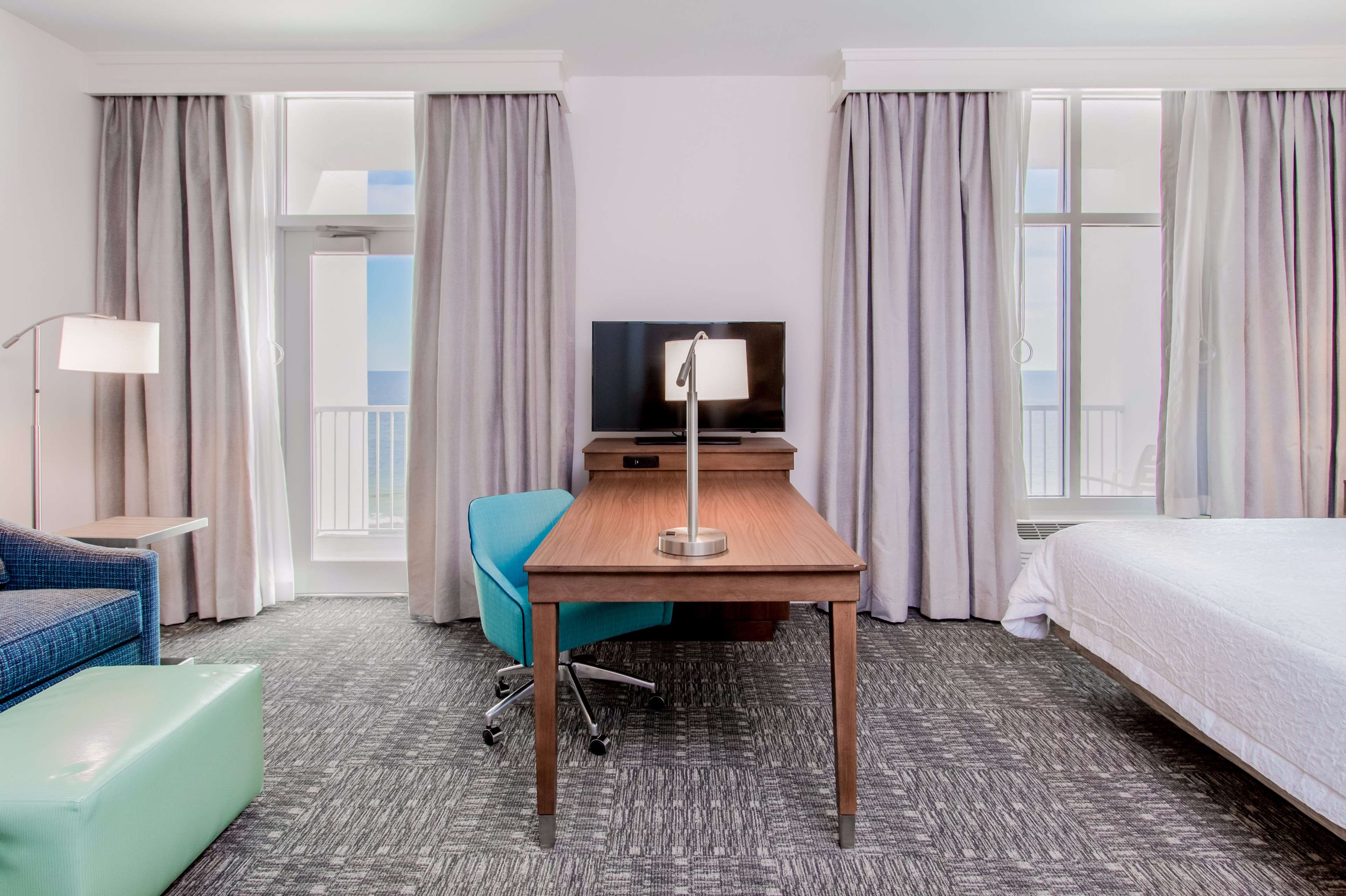 Hampton Inn & Suites Panama City Beach-Beachfront Photo