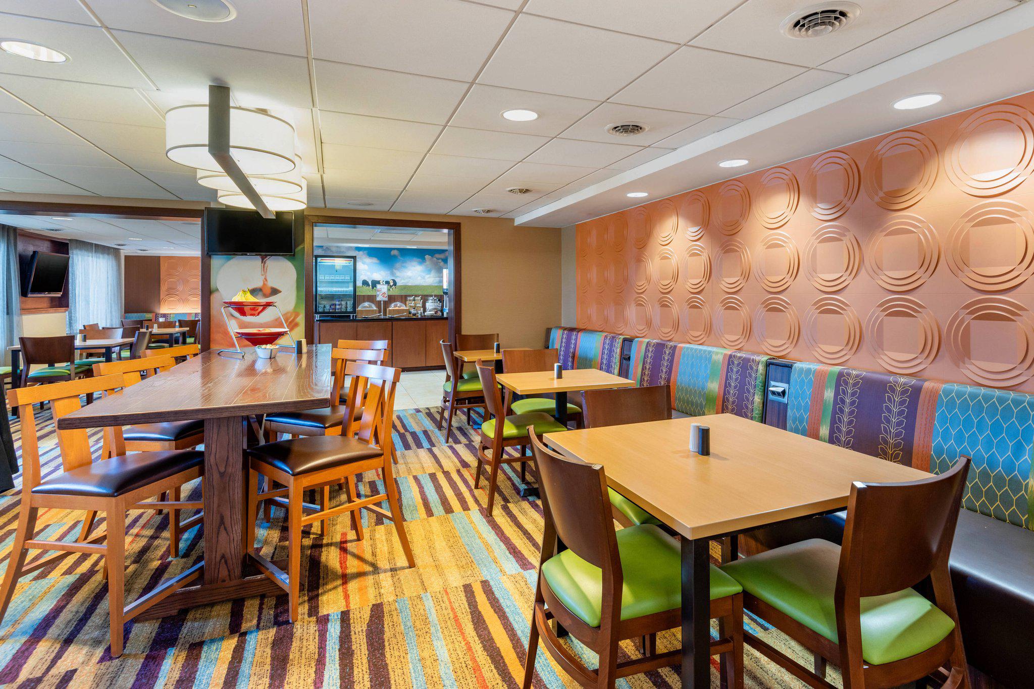 Fairfield Inn by Marriott Portland Maine Mall Photo