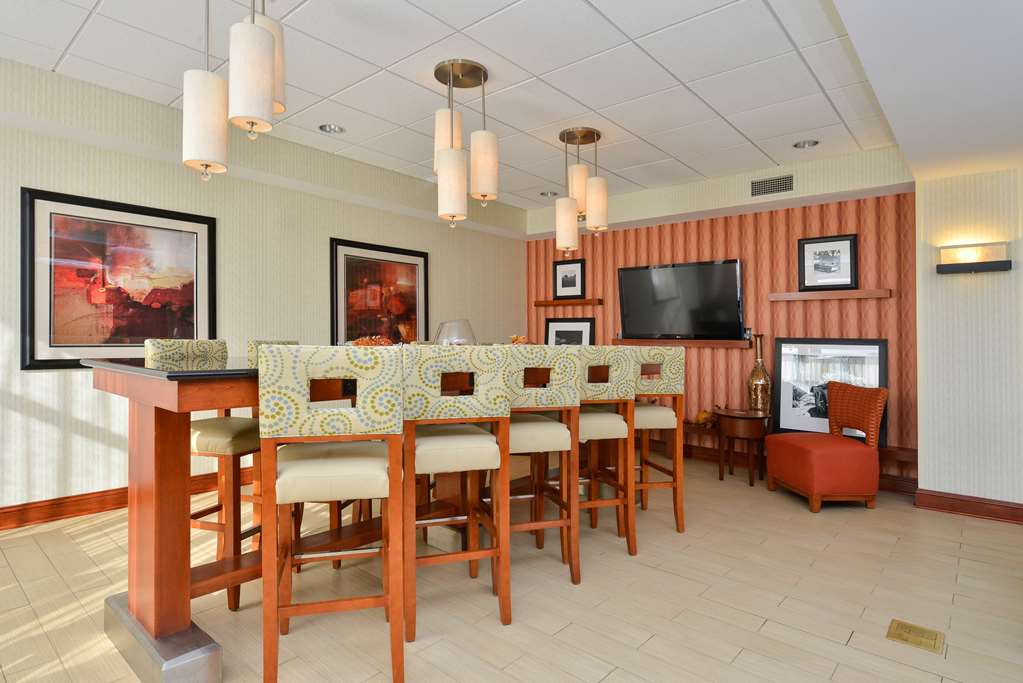 Hampton Inn Farmville Image