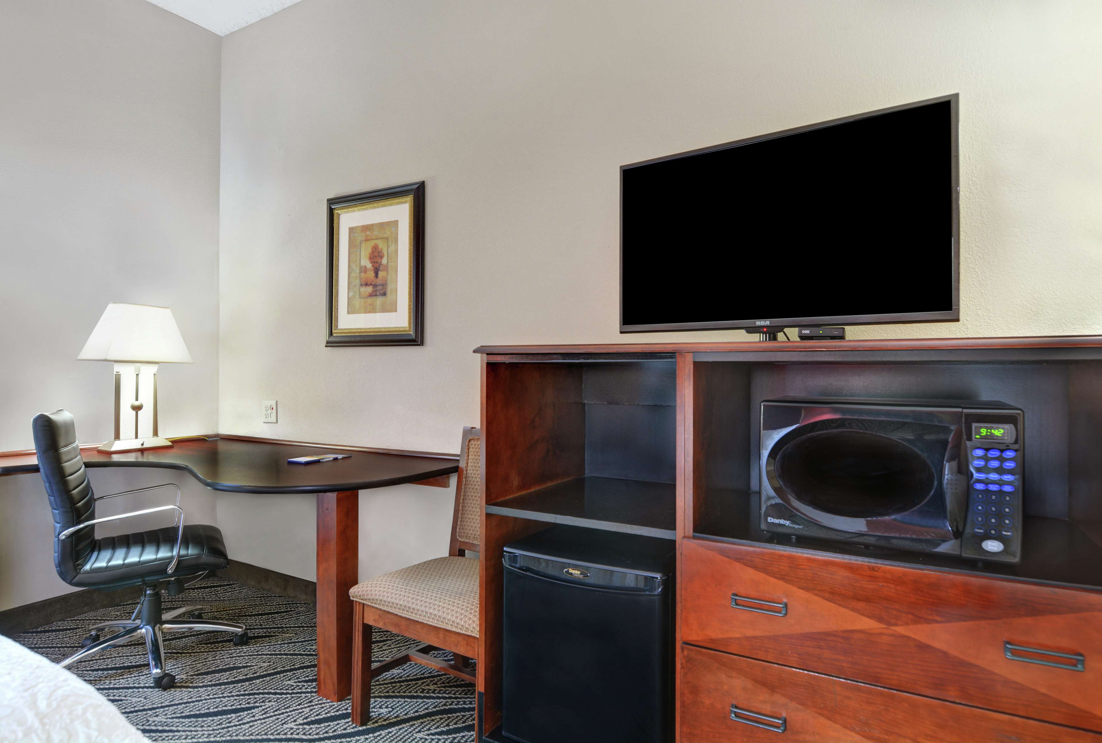 Hampton Inn Fayetteville Photo