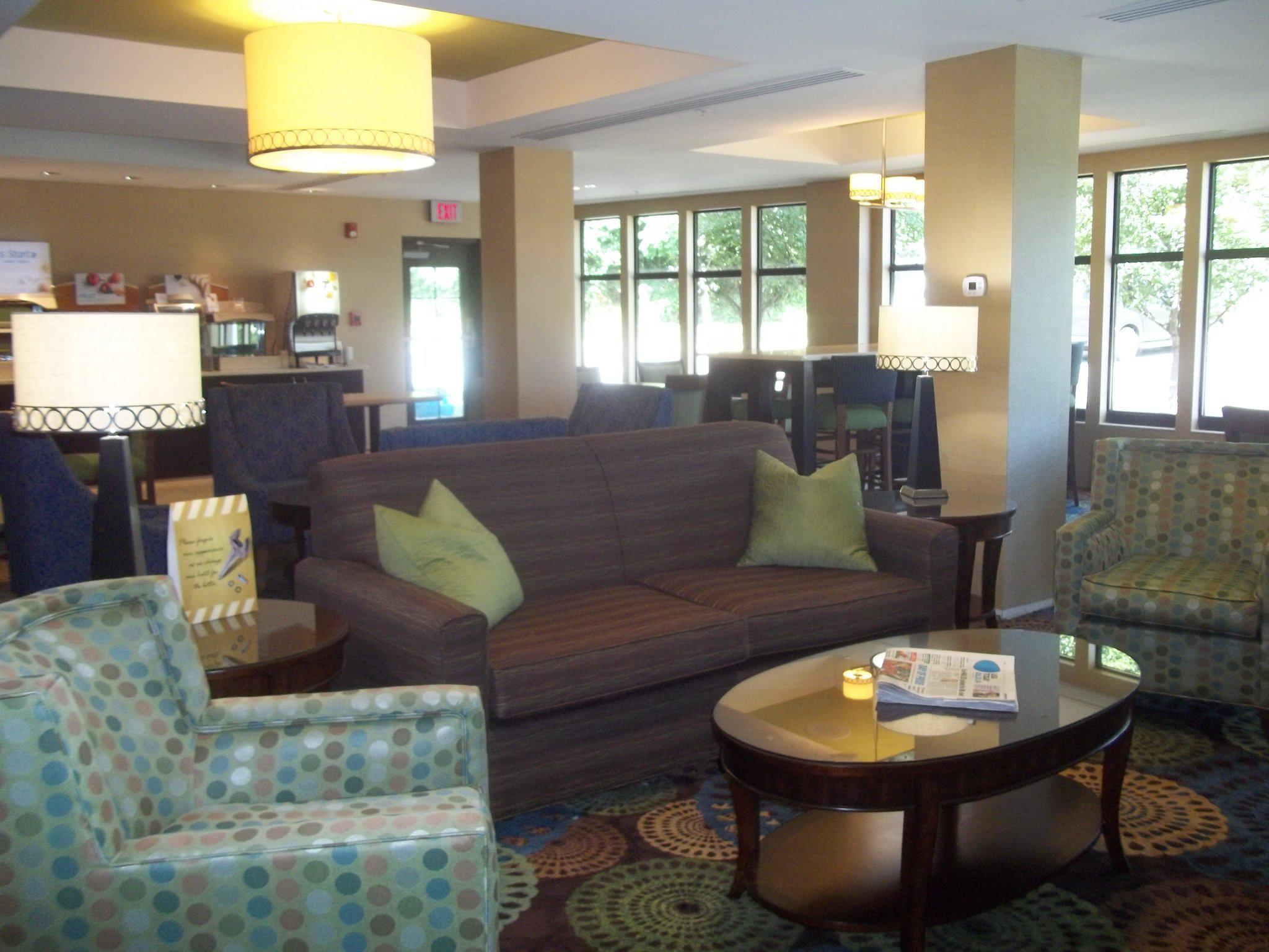 Holiday Inn Express & Suites Winchester Photo