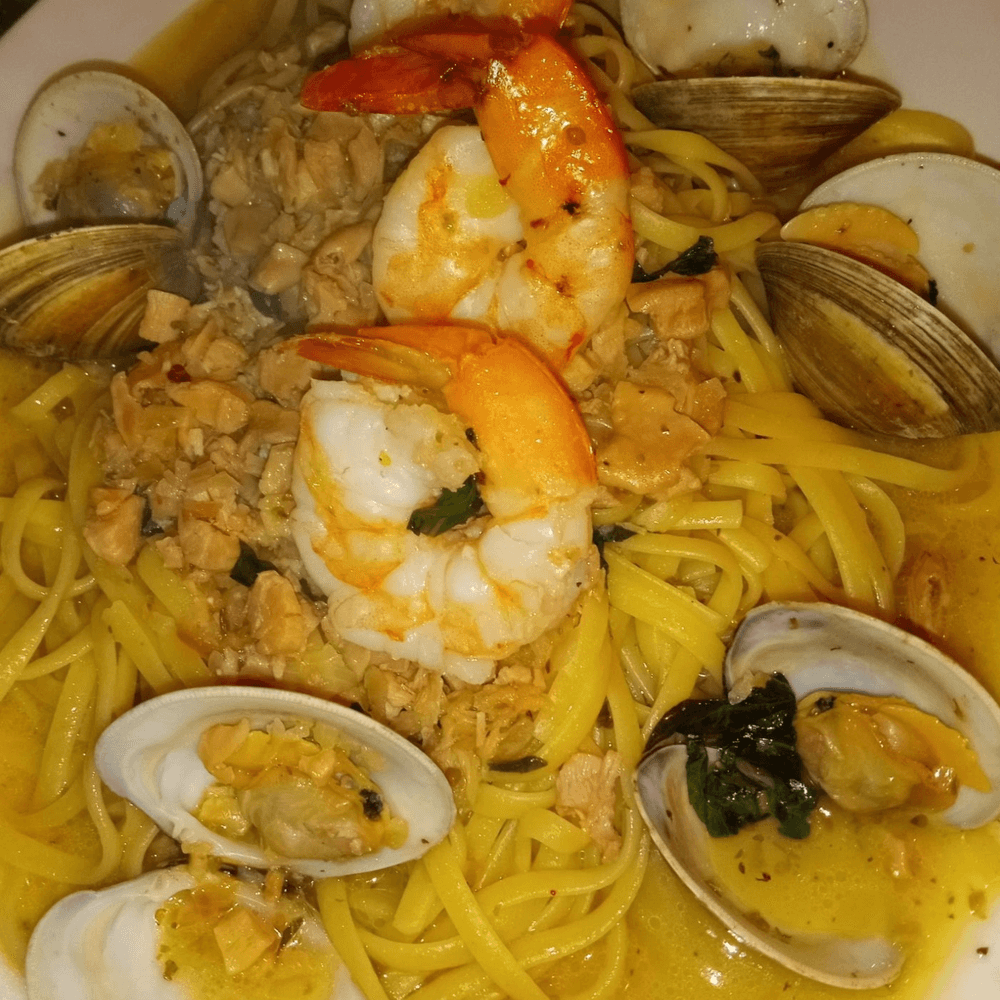 Shrimp & Clams Bianco Pasta