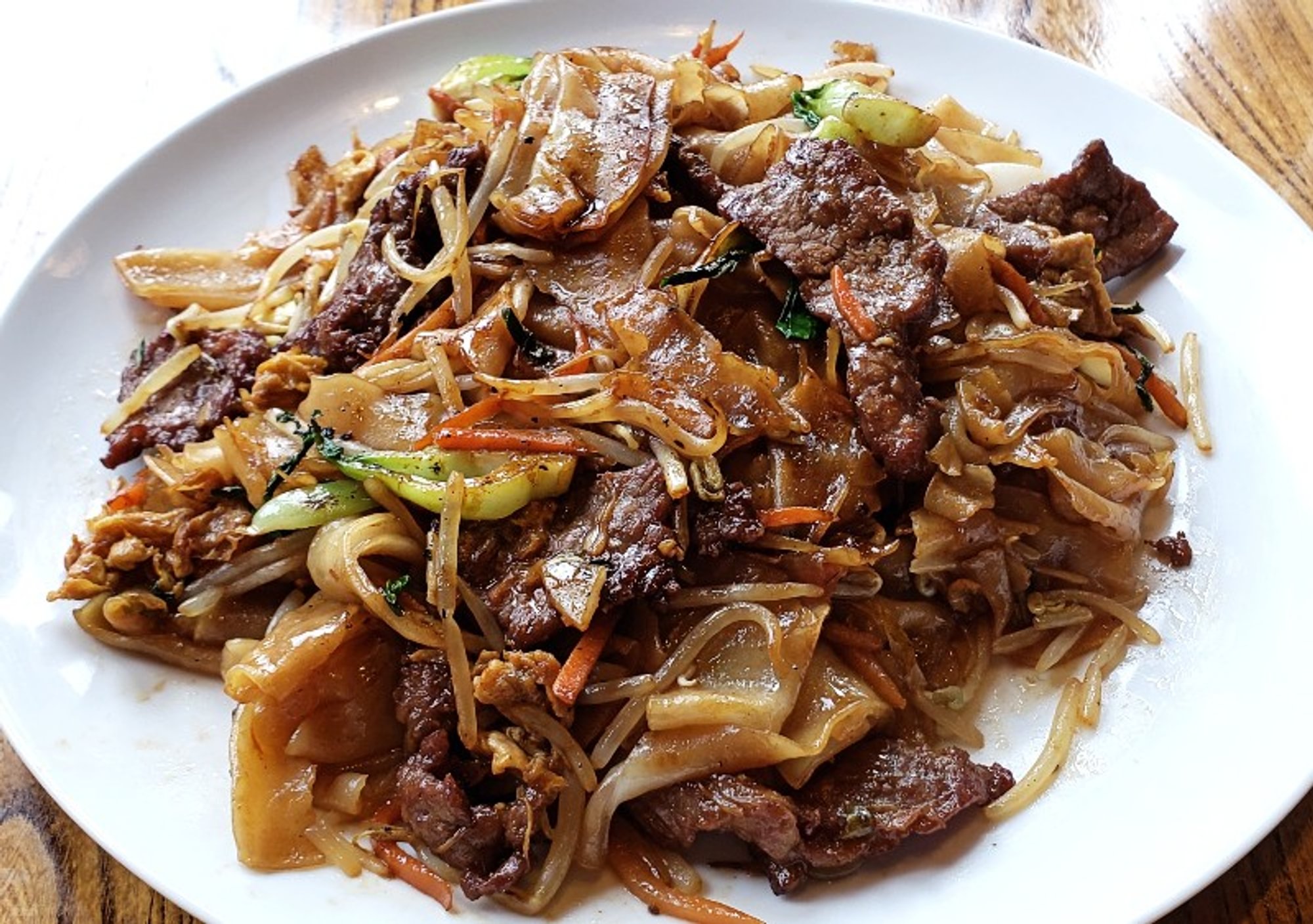F2B. Sautéed Beef Ho Fun