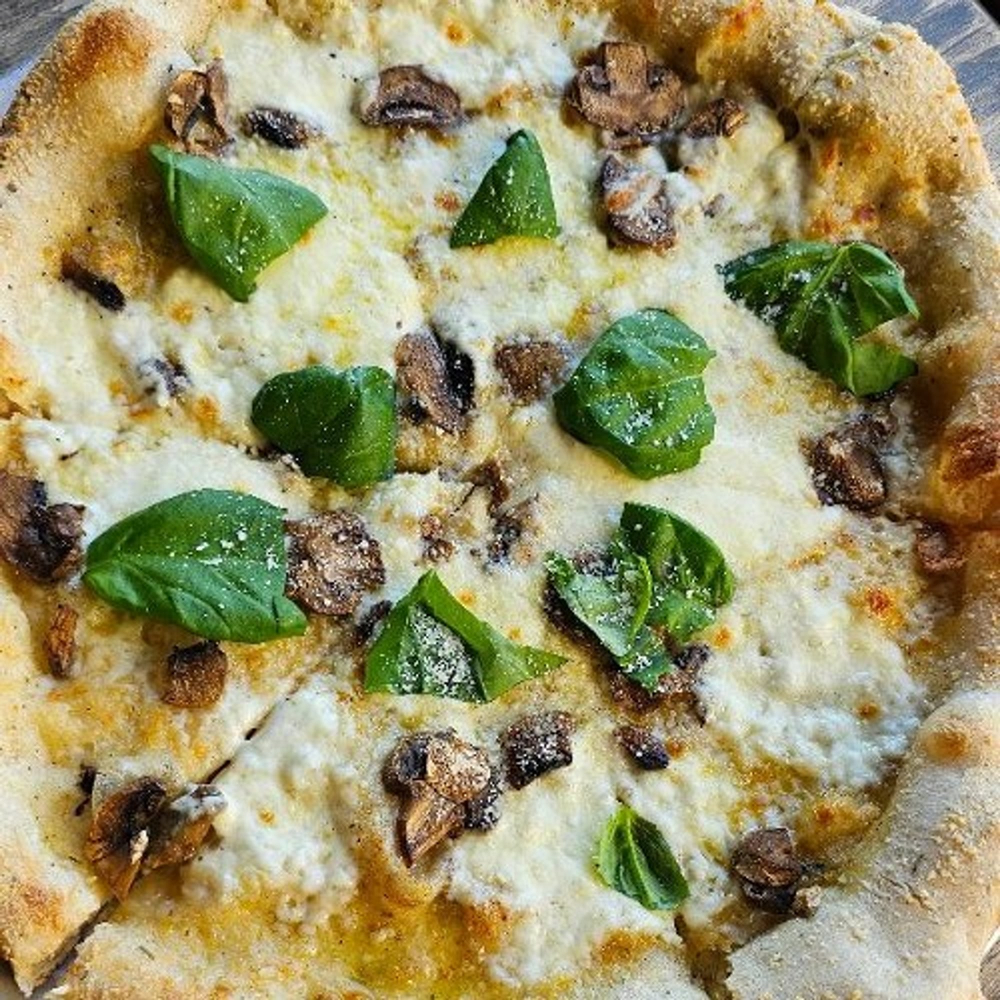 Truffle Classic Pizza (Medium)